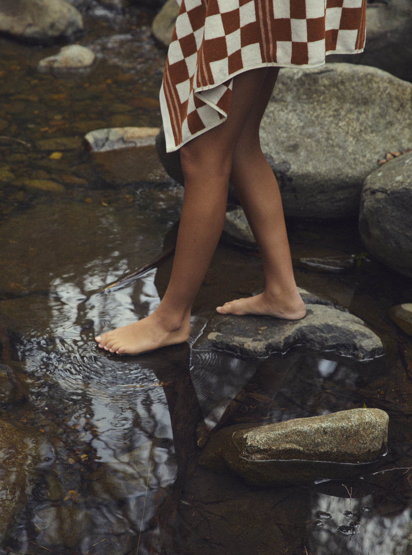 Baina Busby Pool Towel - Fuyu & Chalk - Image 5