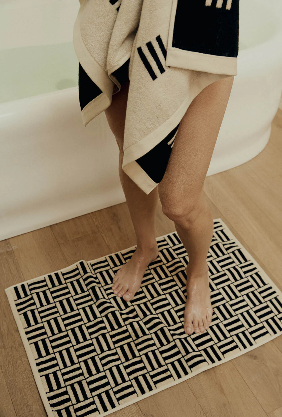 Baina Saroma Bath Mat - Sand/Noir - Image 2
