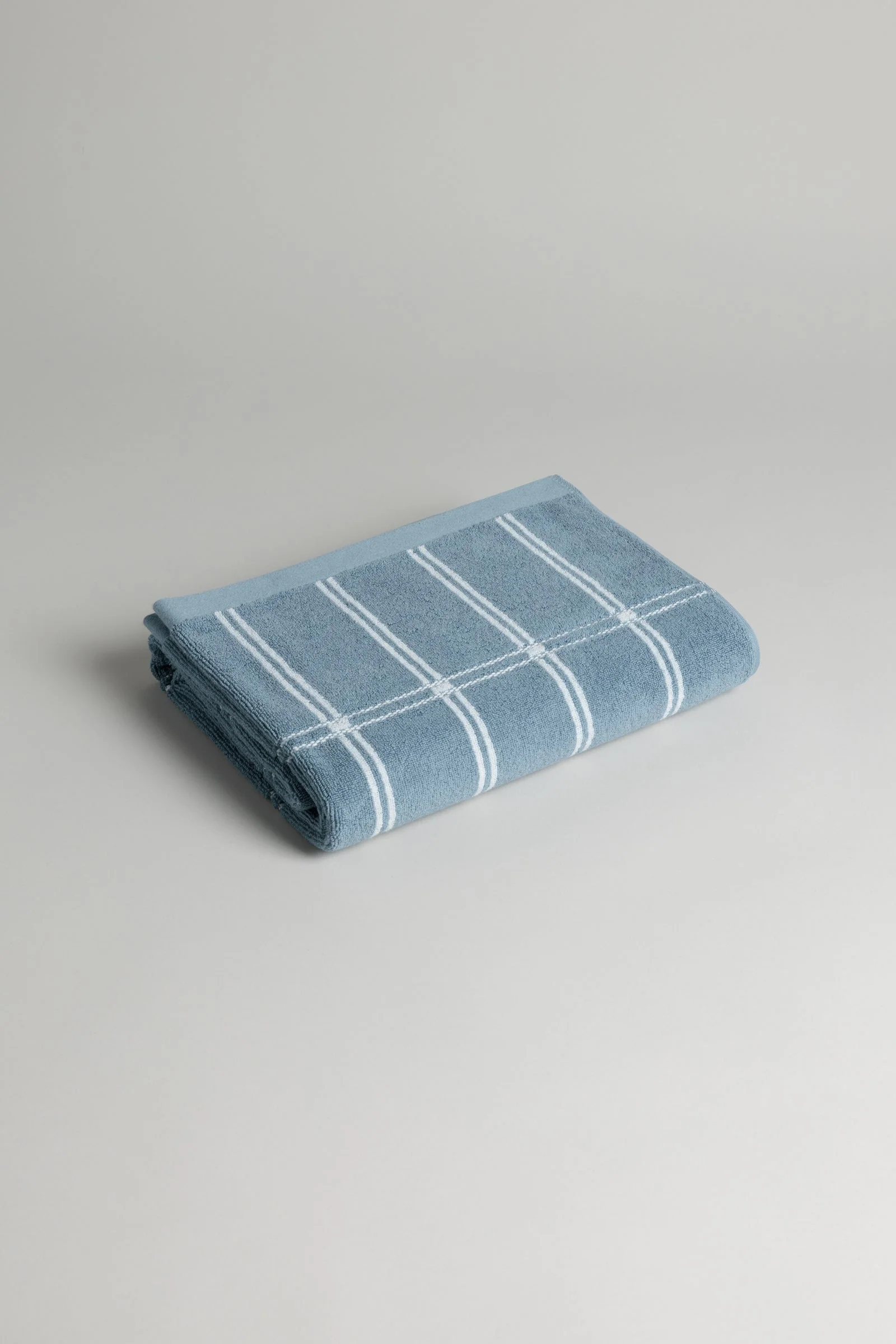 Baina Sorn Bath Towel - Celeste / Chalk - Image 3