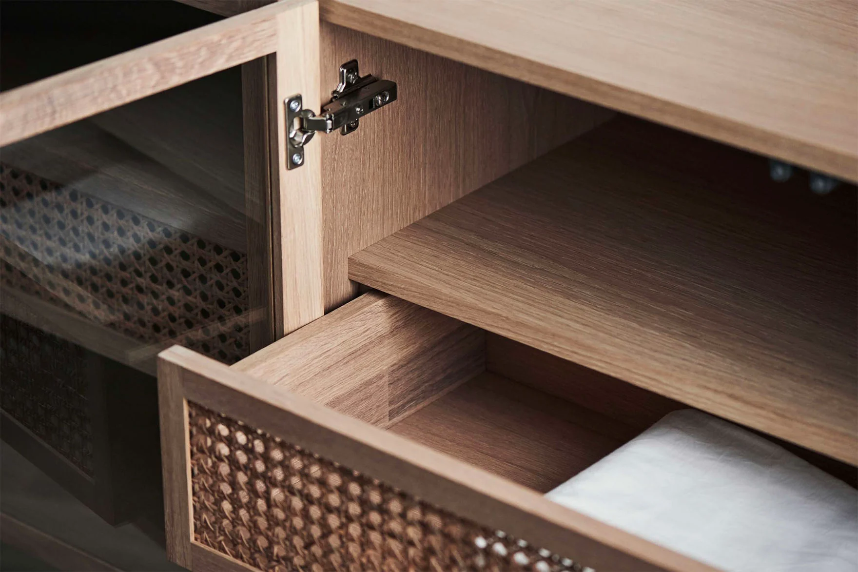 Bolia Cana Highboard - Low - Image 4