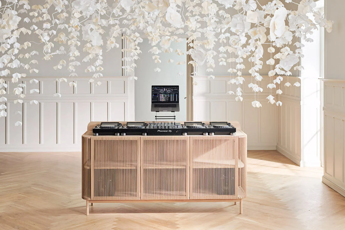 Bolia Cord DJ Console 1 - Image 12