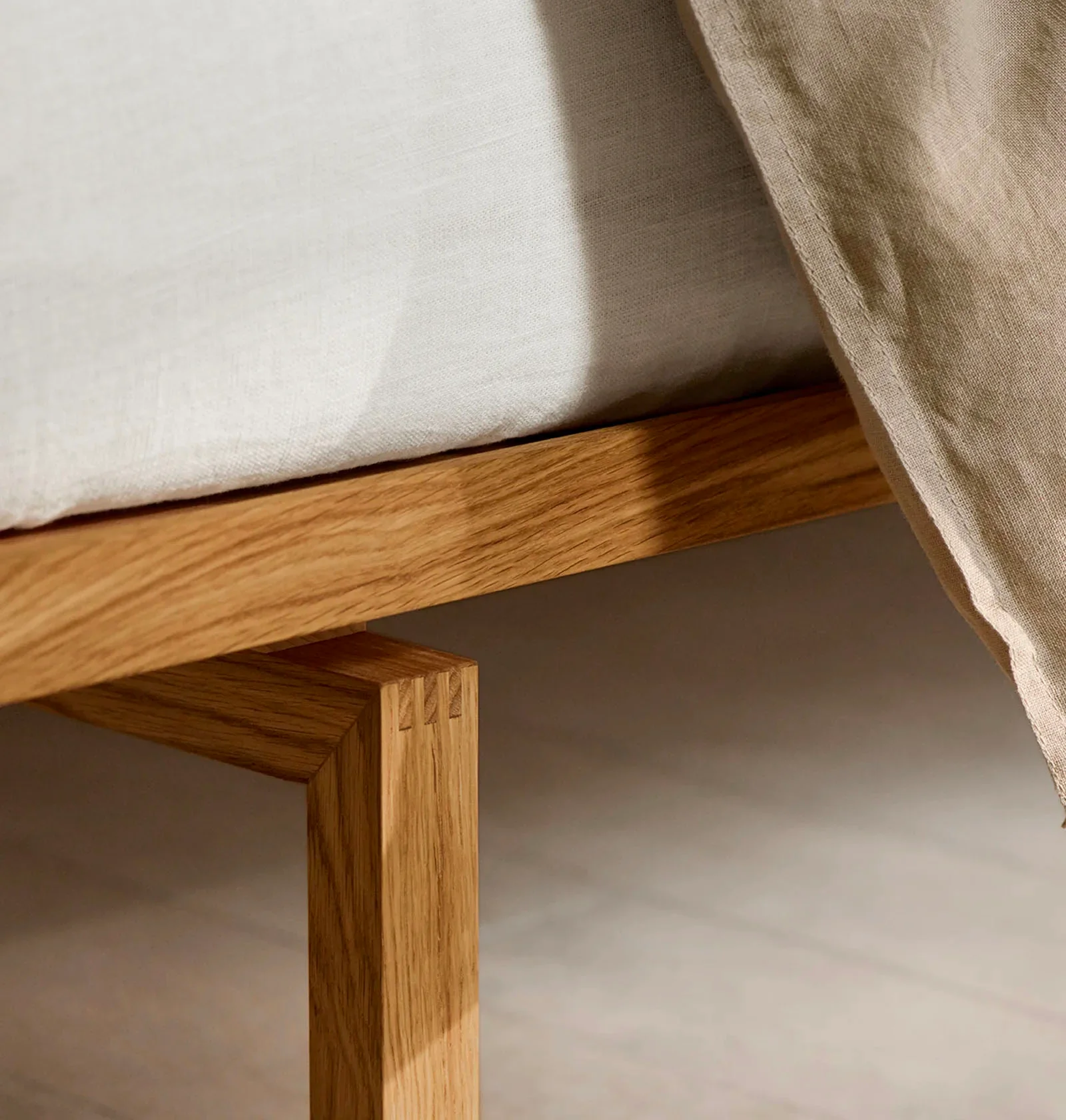 Bolia Elton Bedframe - King - Image 7