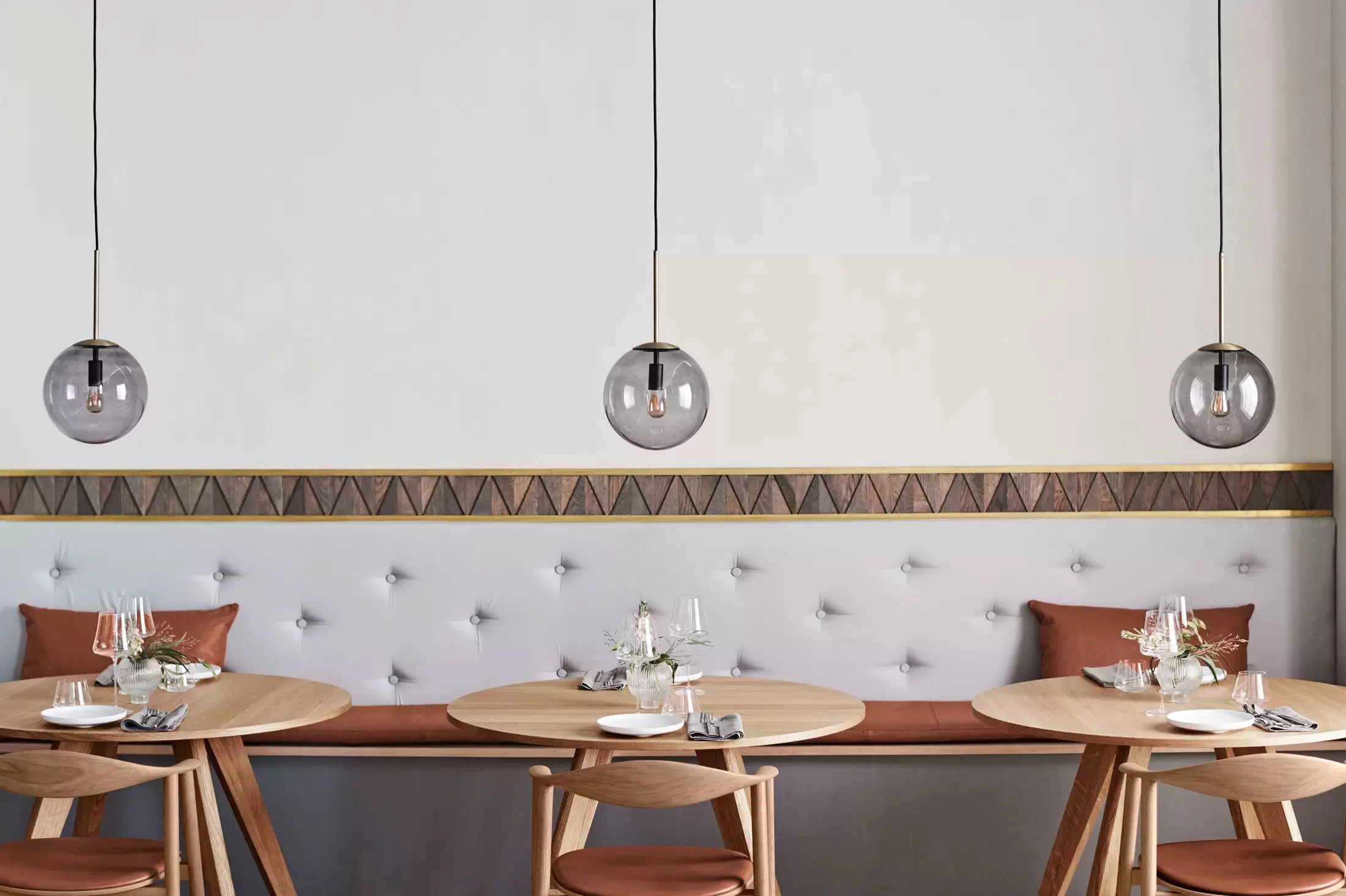 Bolia Orb Solitaire Pendant 20cm - Image 2