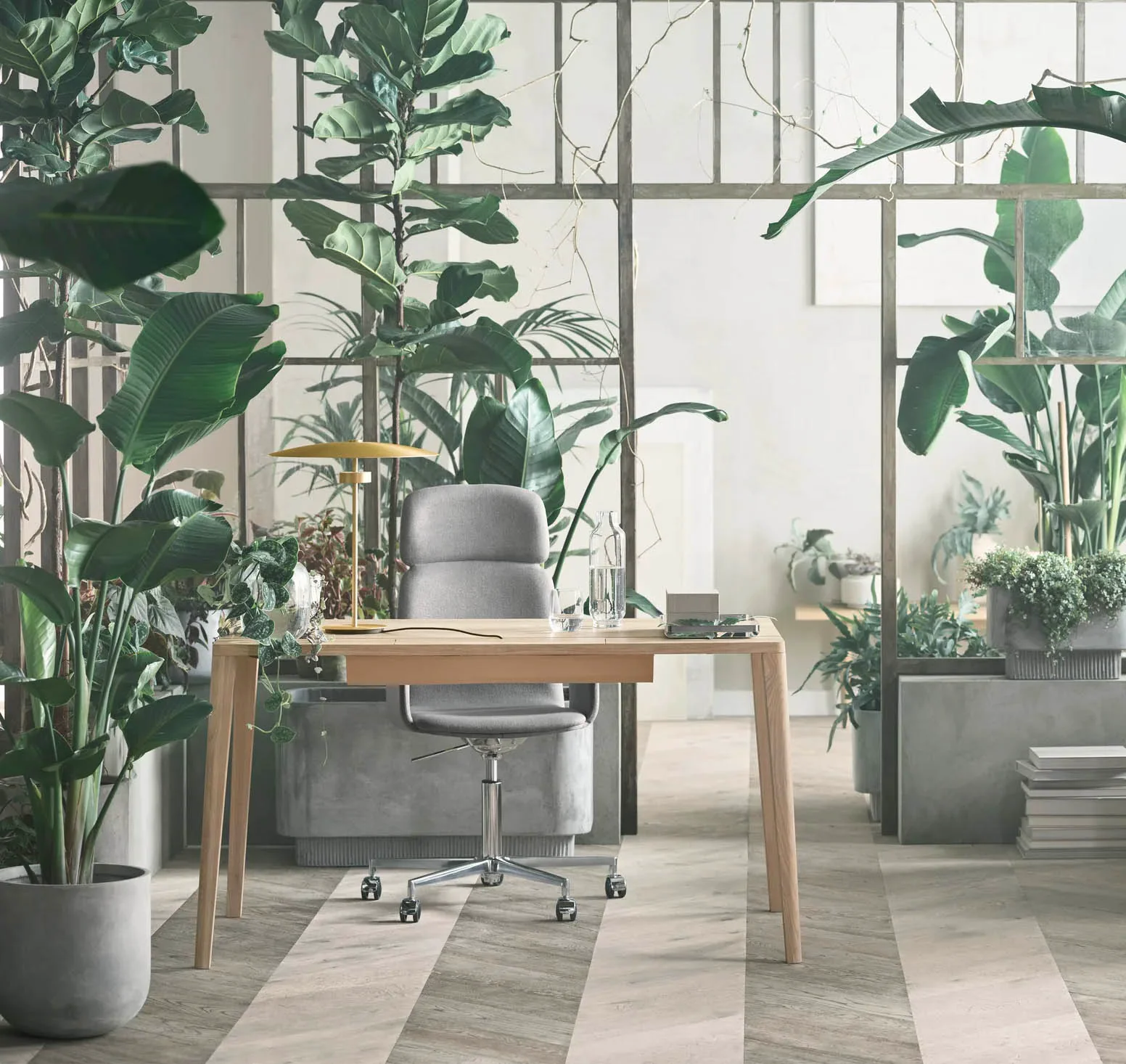 Bolia Palm CEO Chair with Armrests - Image 3