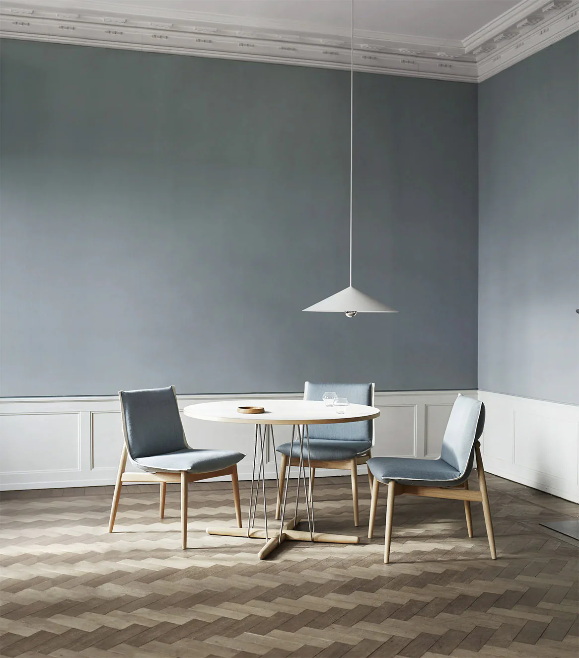 Carl Hansen & Son E020 Embrace Table - 110cm - Image 5