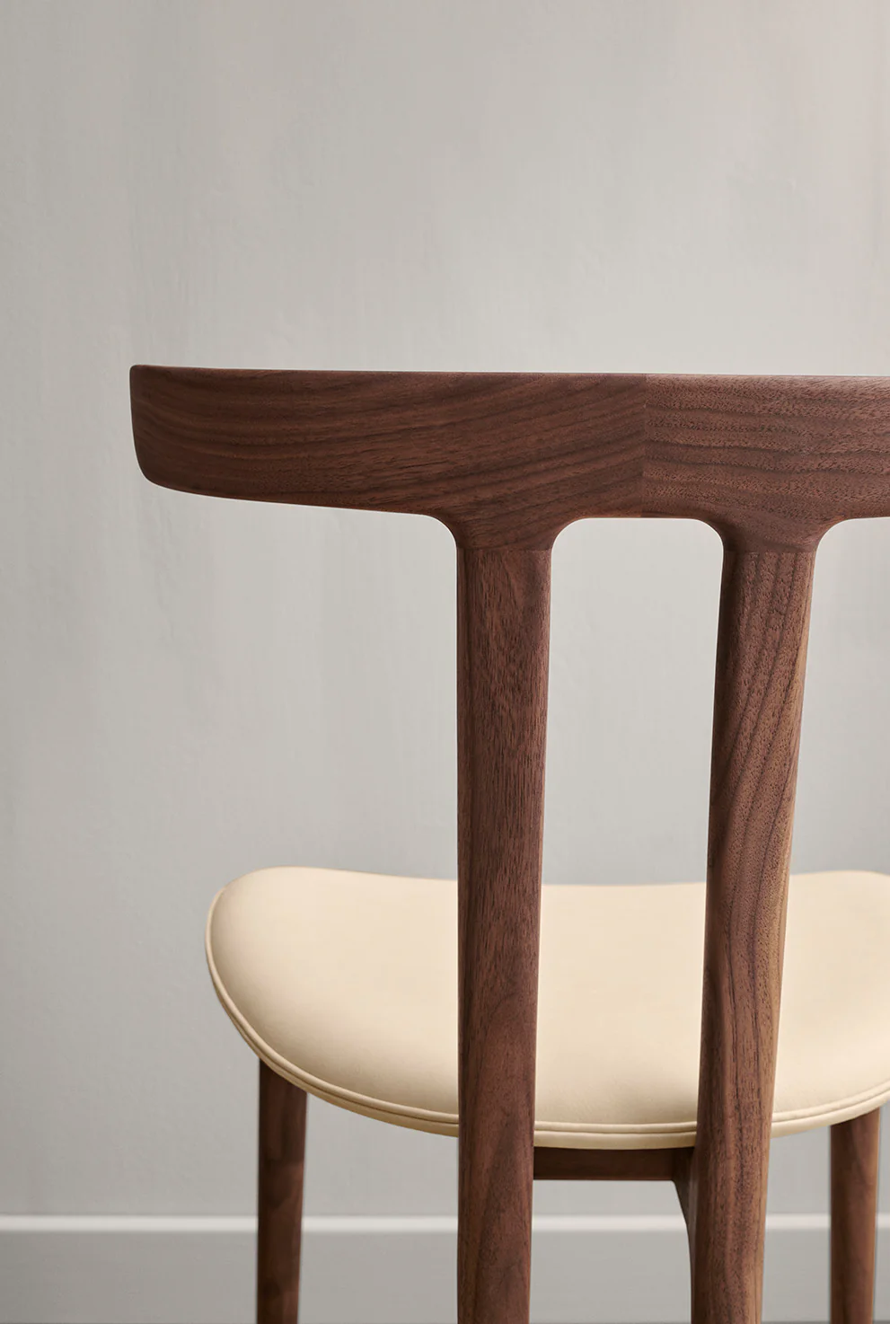 Carl Hansen & Søn OW58 T-Chair Walnut - Image 7