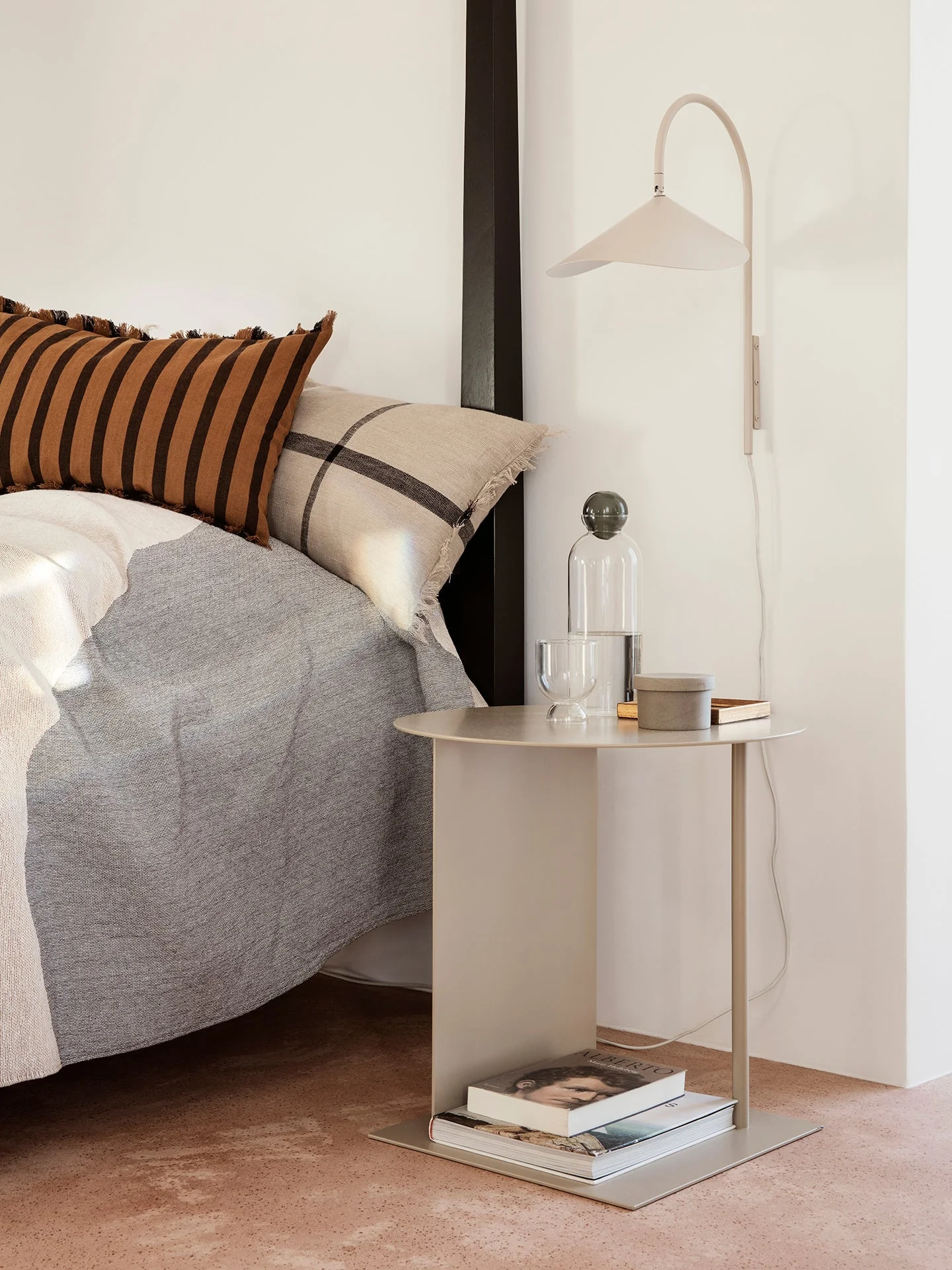 Ferm Living Arum Swivel Wall Lamp - Cashmere - Image 3