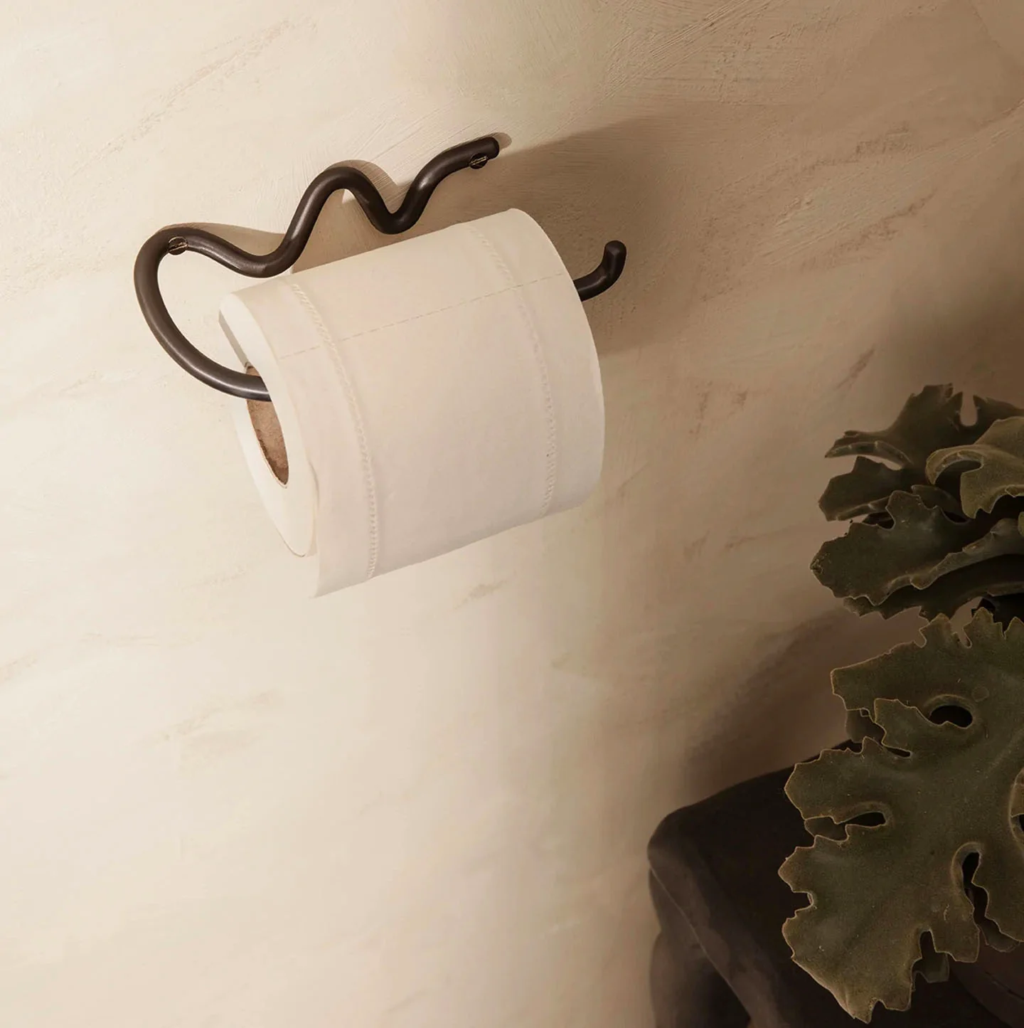 Ferm Living Curvature Toilet Paper Holder - Black Brass - Image 2