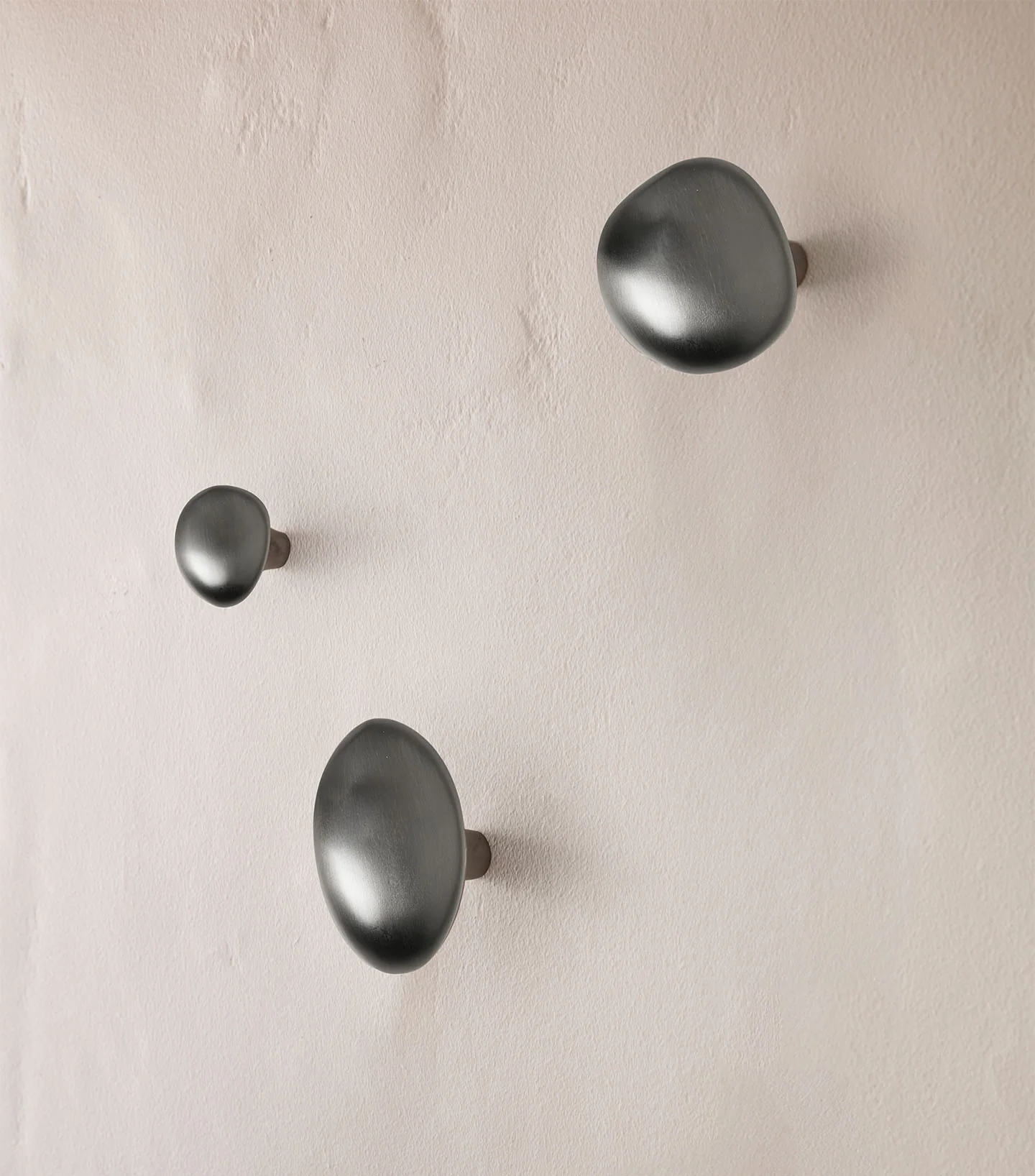 Ferm Living Lemon Hook - Black Brass - Image 3