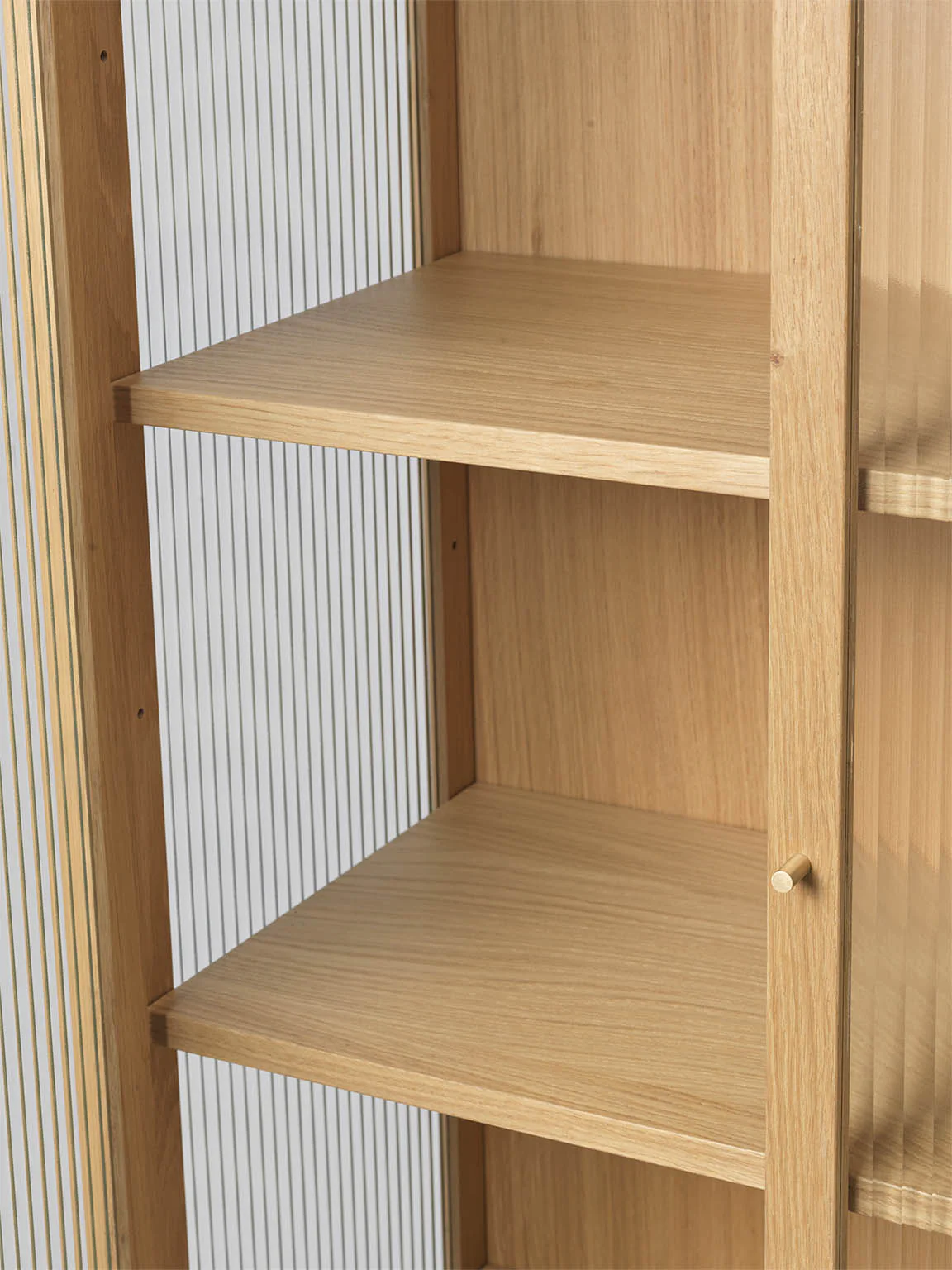 Ferm Living Reed Vitrine - Oak - Image 5