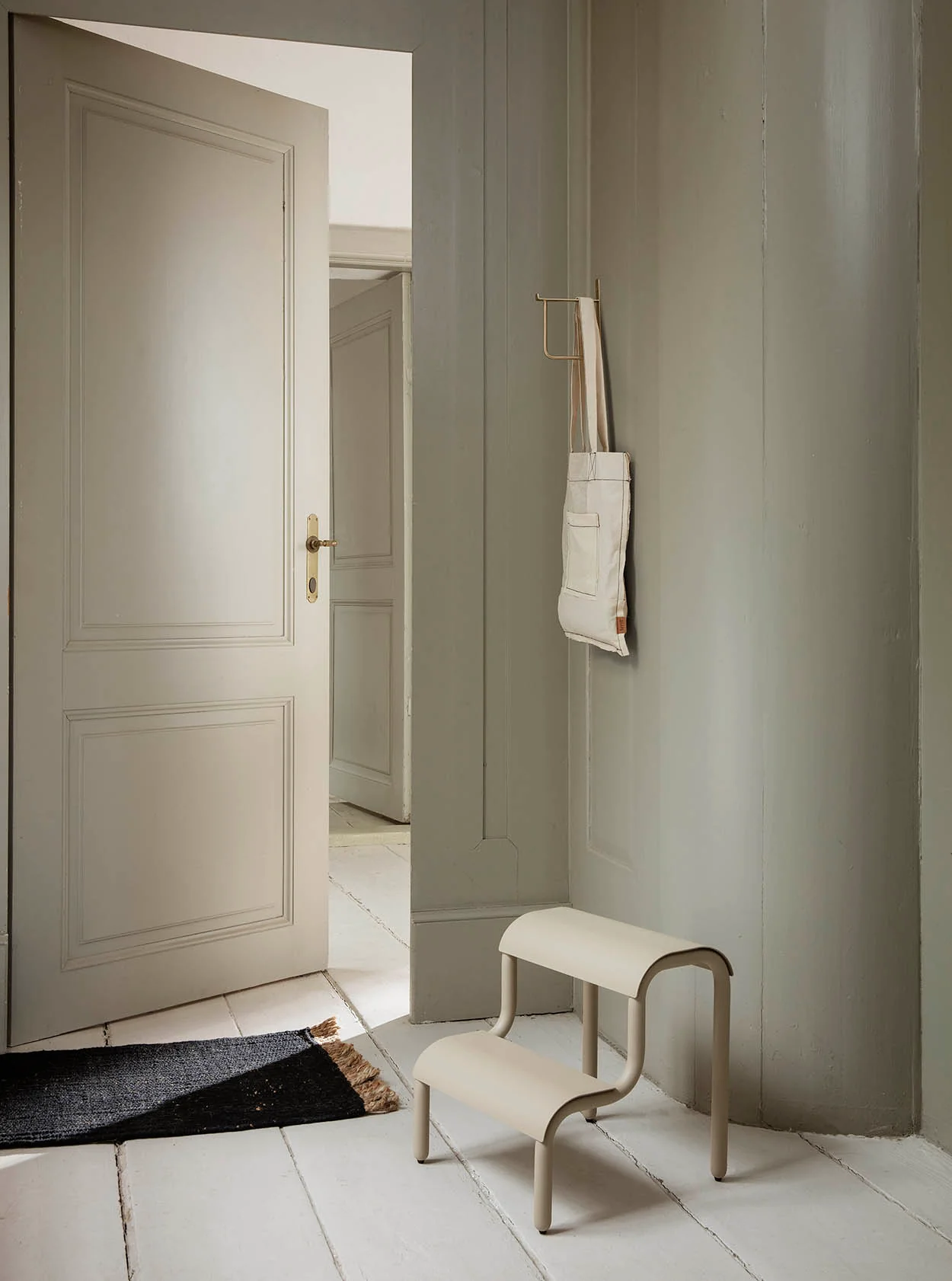 Ferm Living Up Step Stool - Cashmere - Image 2
