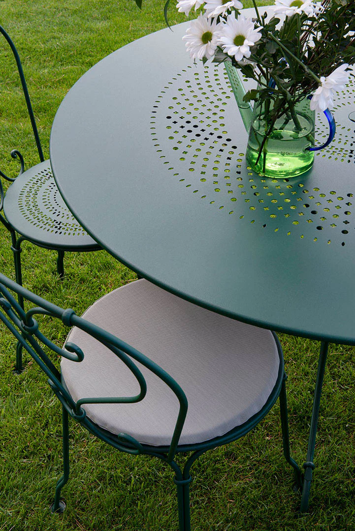 Fermob 1900 Table - 117cm - Image 2