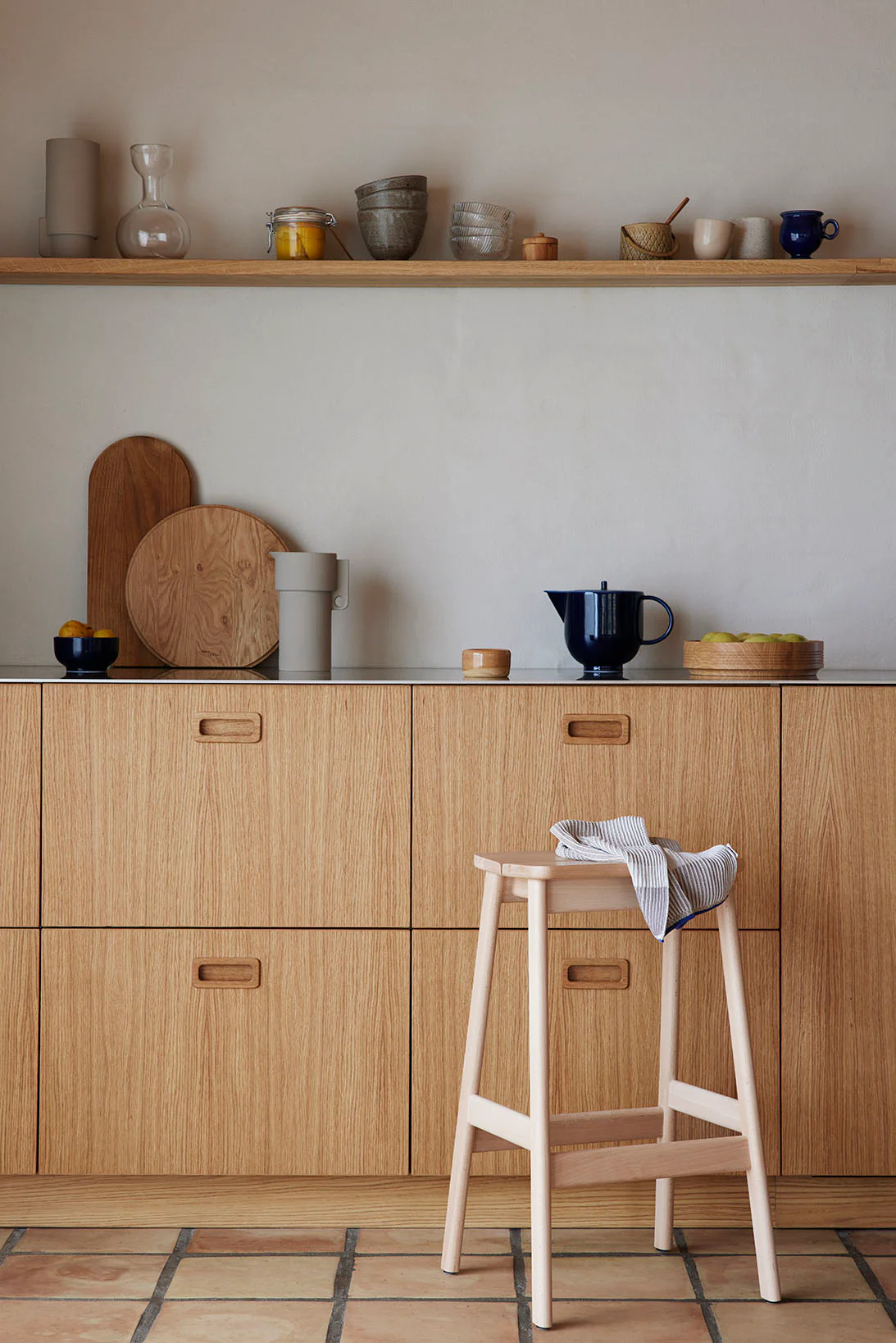 Form & Refine Angle Bar Stool - Image 3