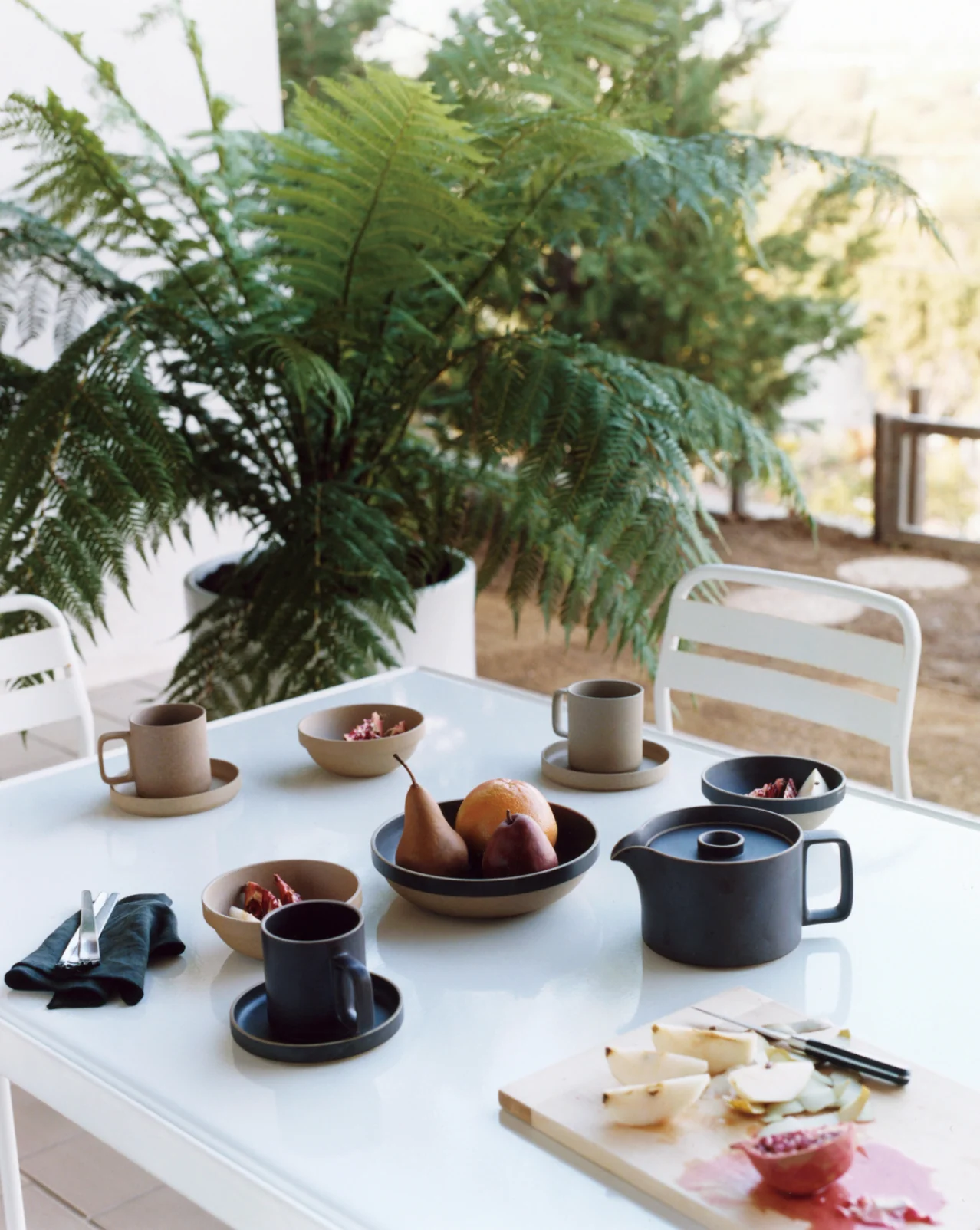 Hasami Porcelain Teapot 14.5cm - Black - Image 2