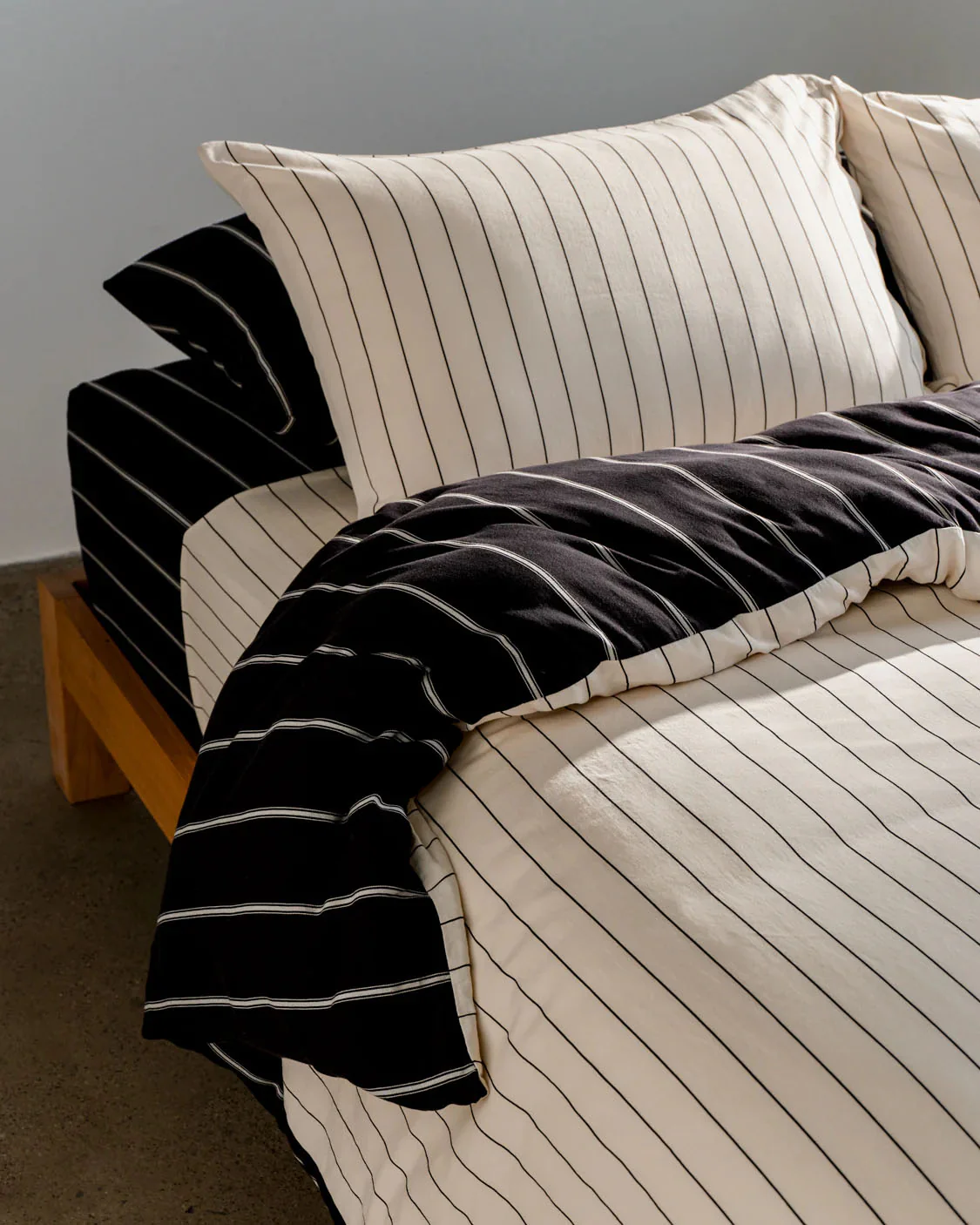 Hommey Quilt Cover - Ink / Snow - Image 6