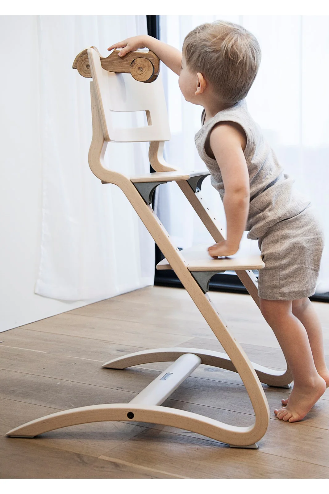 Leander High Chair with Safety Bar - Image 4