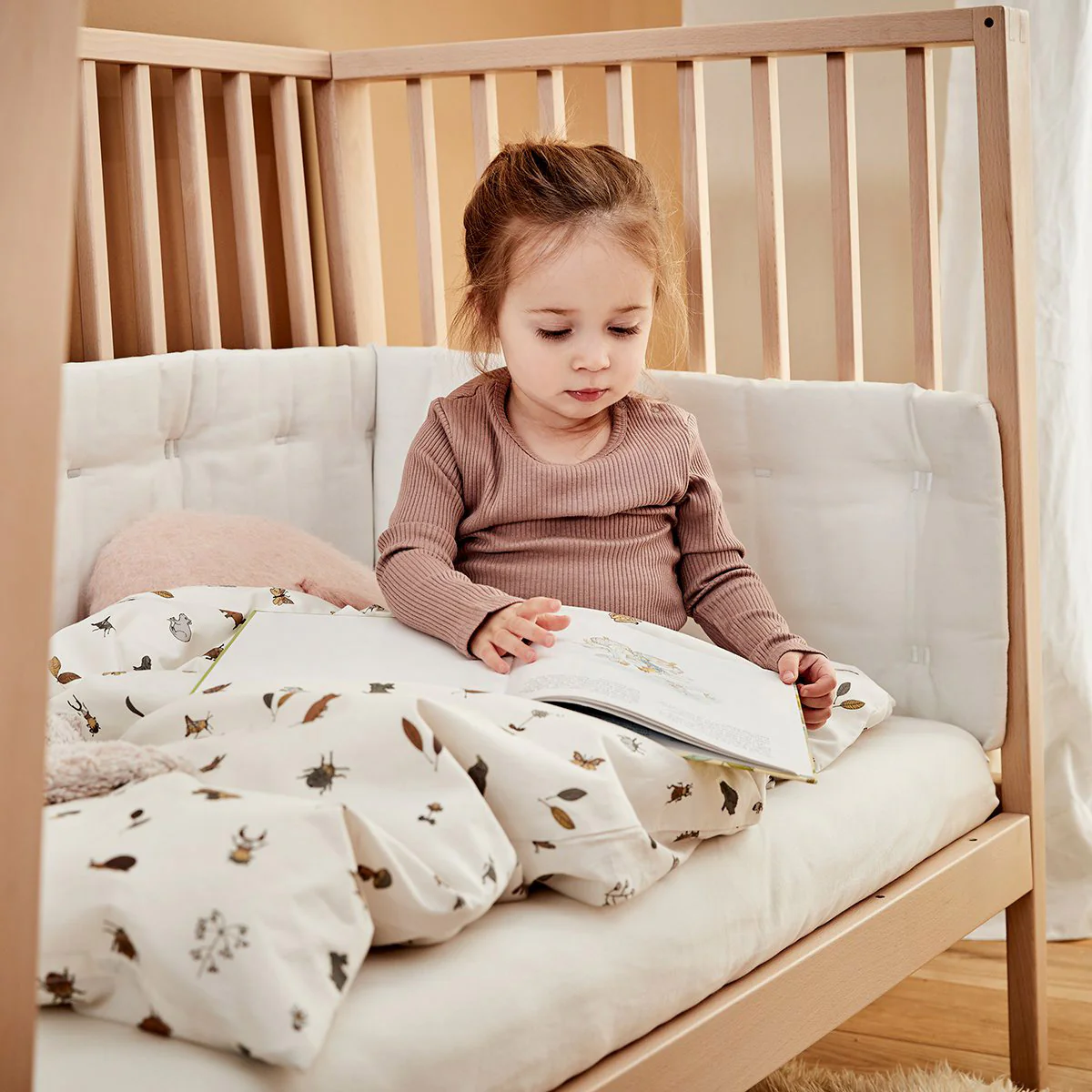 Leander Linea Baby Cot with Bedding - Image 10