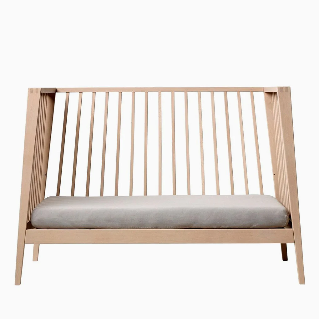 Leander Linea Baby Cot with Bedding - Image 11