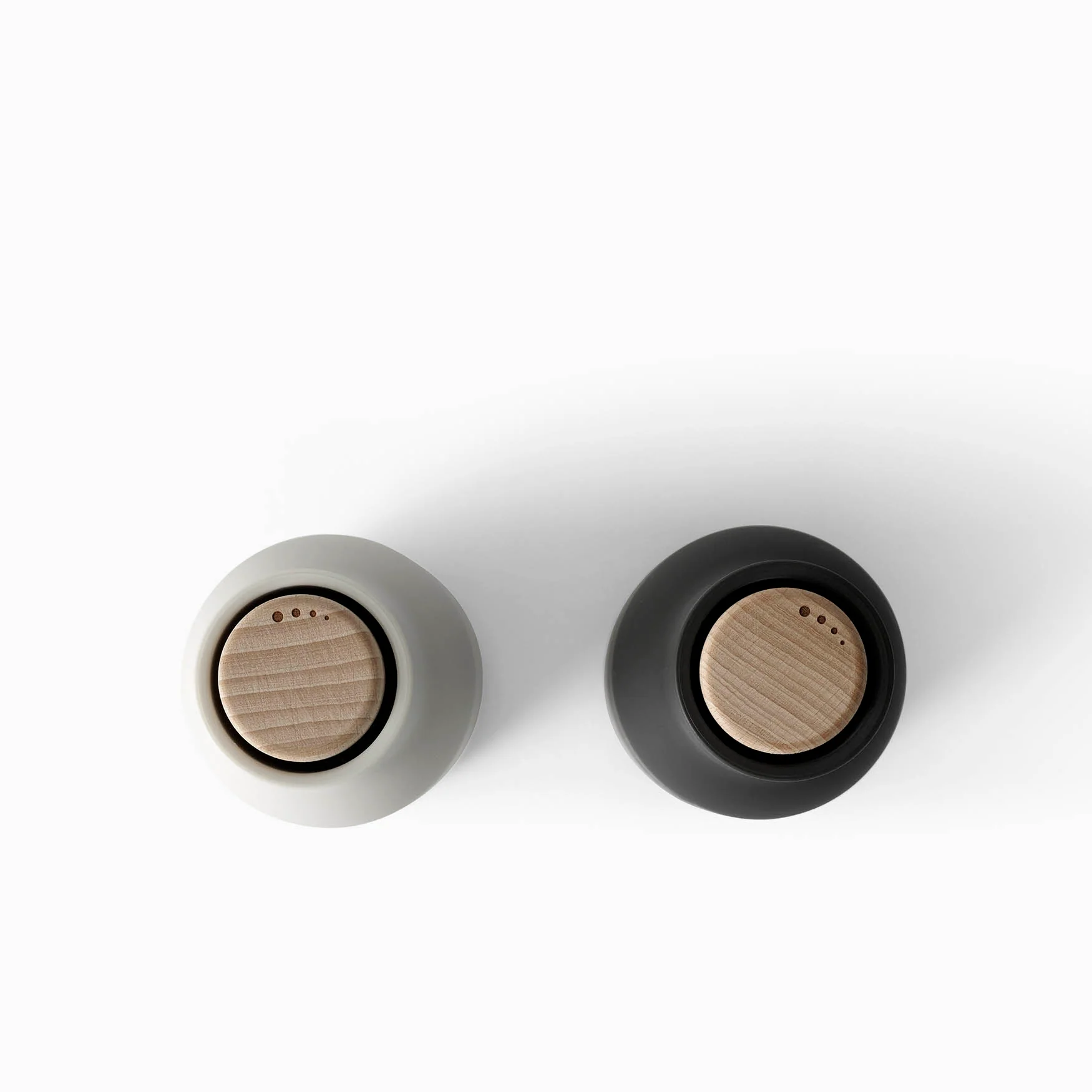 Audo Copenhagen Bottle Grinder - Carbon / Ash - Image 4