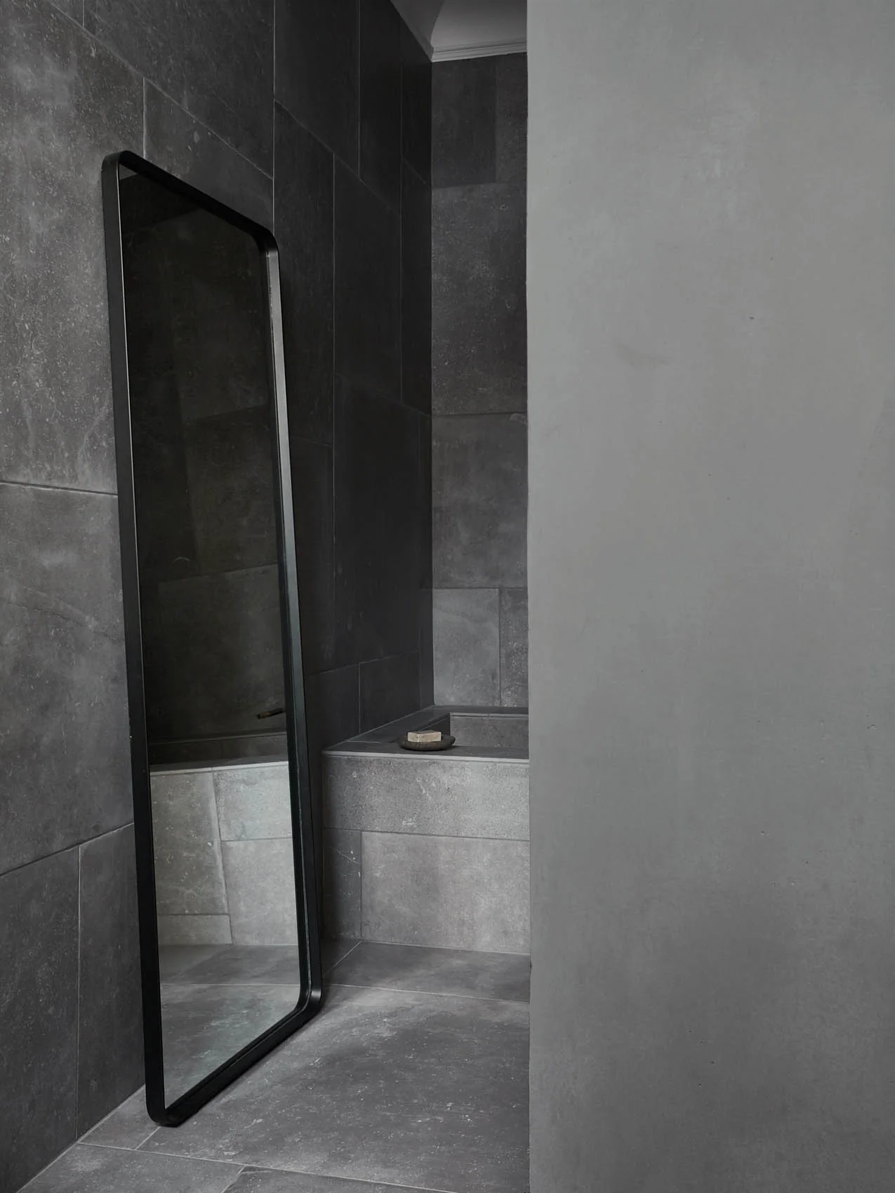 Audo Copenhagen Norm Floor Mirror - Image 4