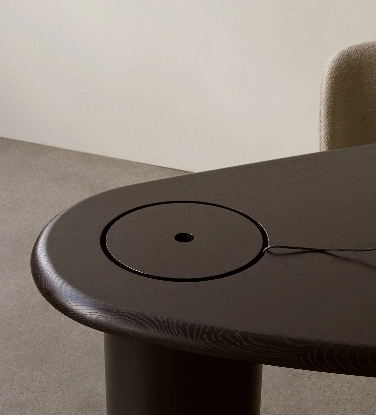 Audo Copenhagen The Eclipse Desk - Image 3