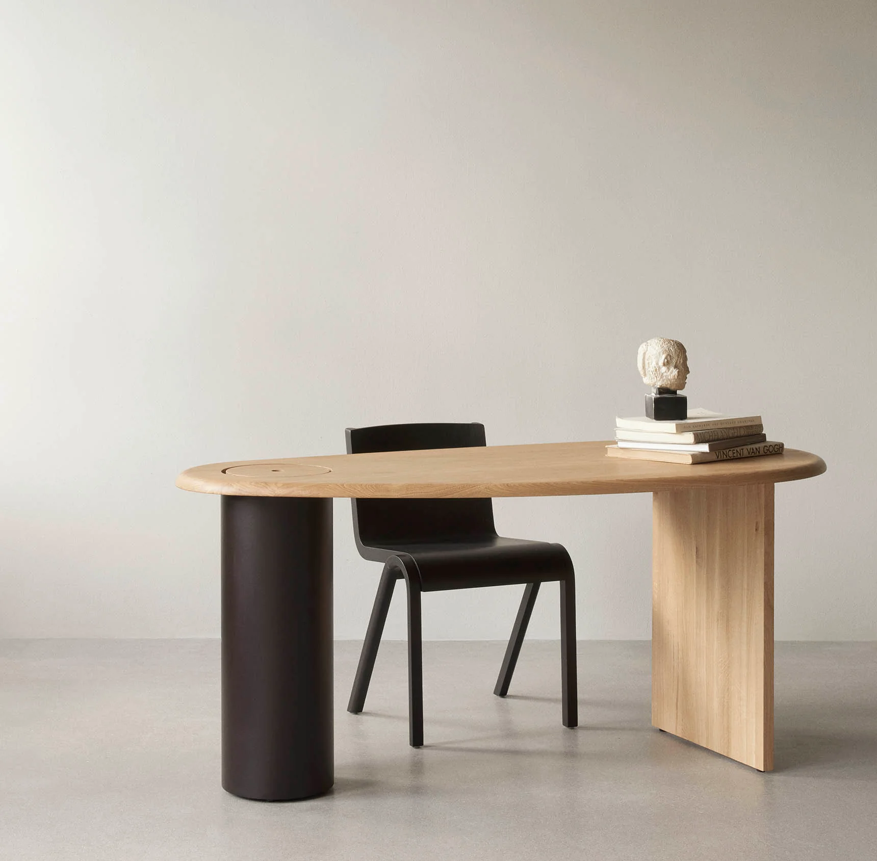 Audo Copenhagen The Eclipse Desk - Image 5