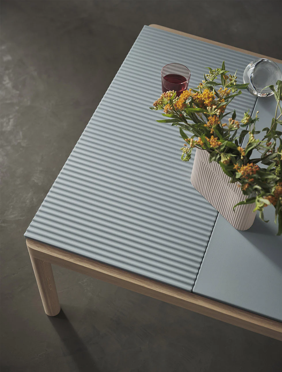 Muuto Couple Coffee Table - 2 Tiles - Image 3