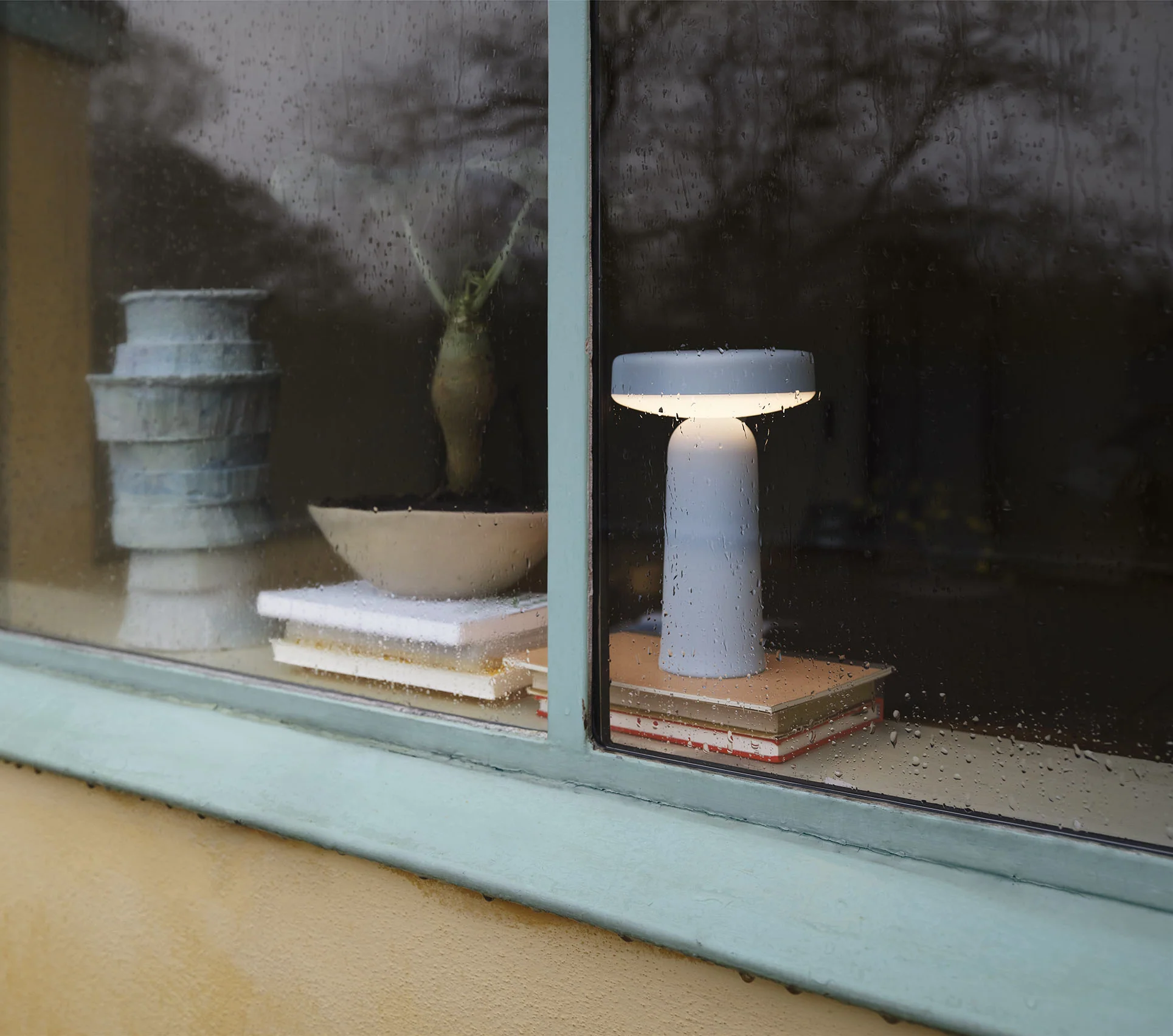 Muuto Ease Portable Lamp - Black - Image 6