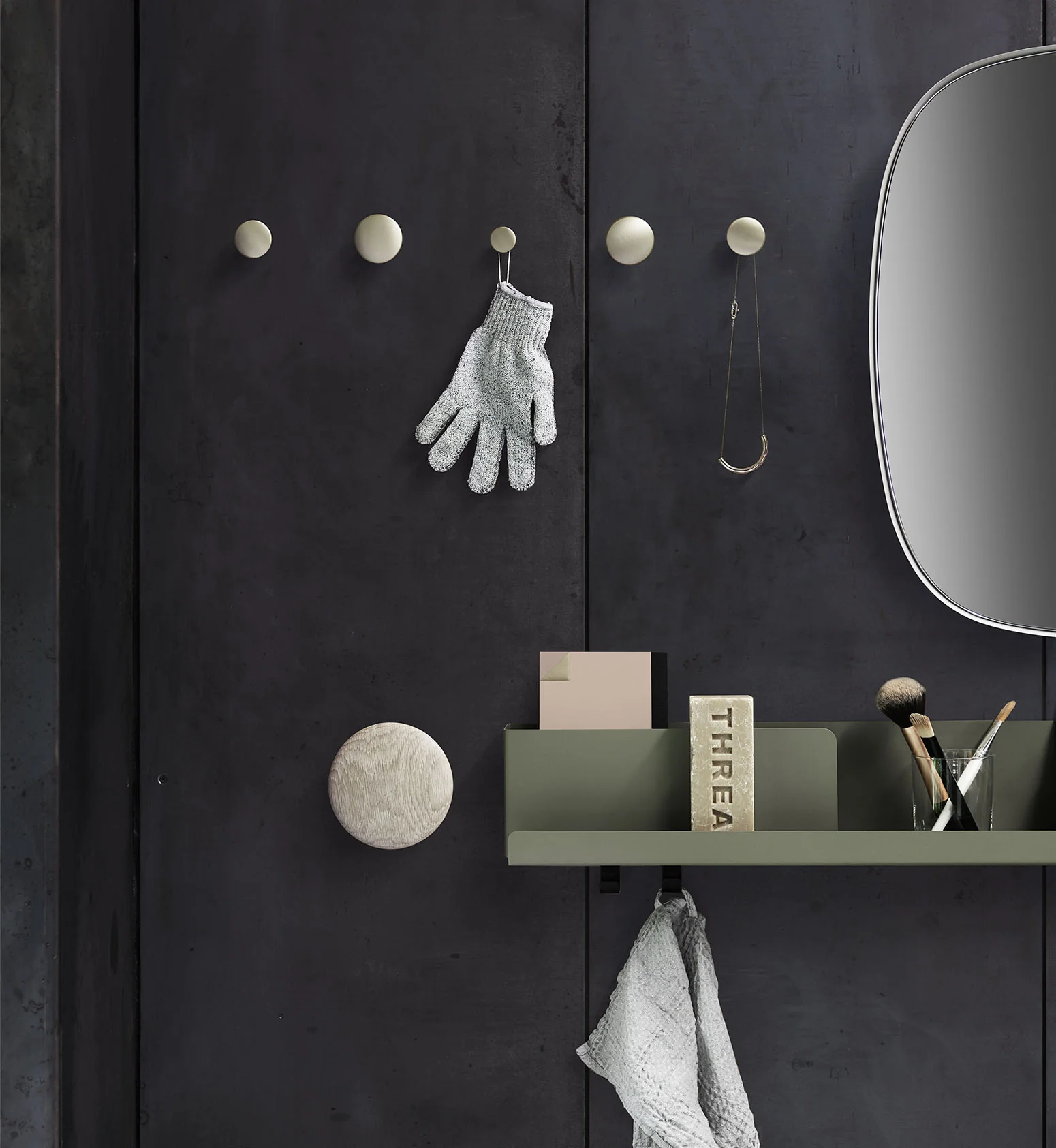 Muuto Framed Mirror (Small) - Image 4