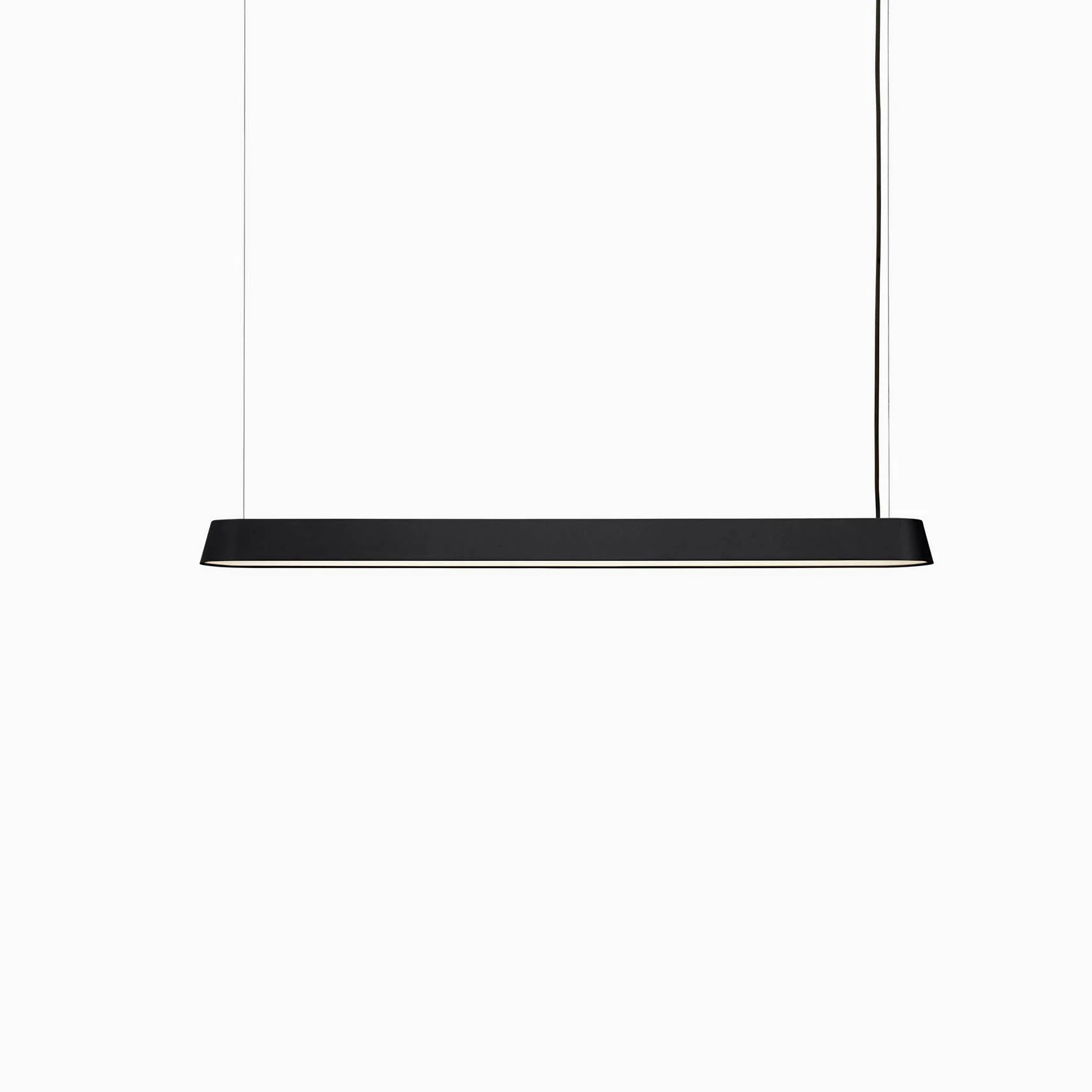 Muuto Linear Pendant Lamp - Black