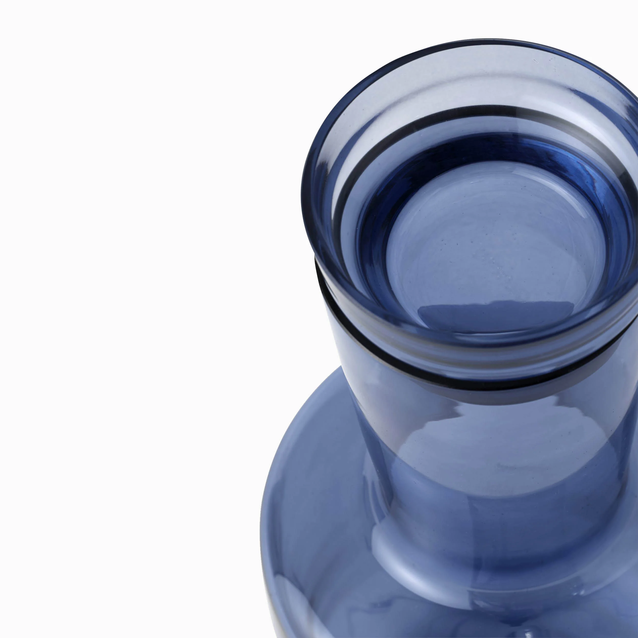 Muuto Raise Carafe - Dark Blue - Image 4
