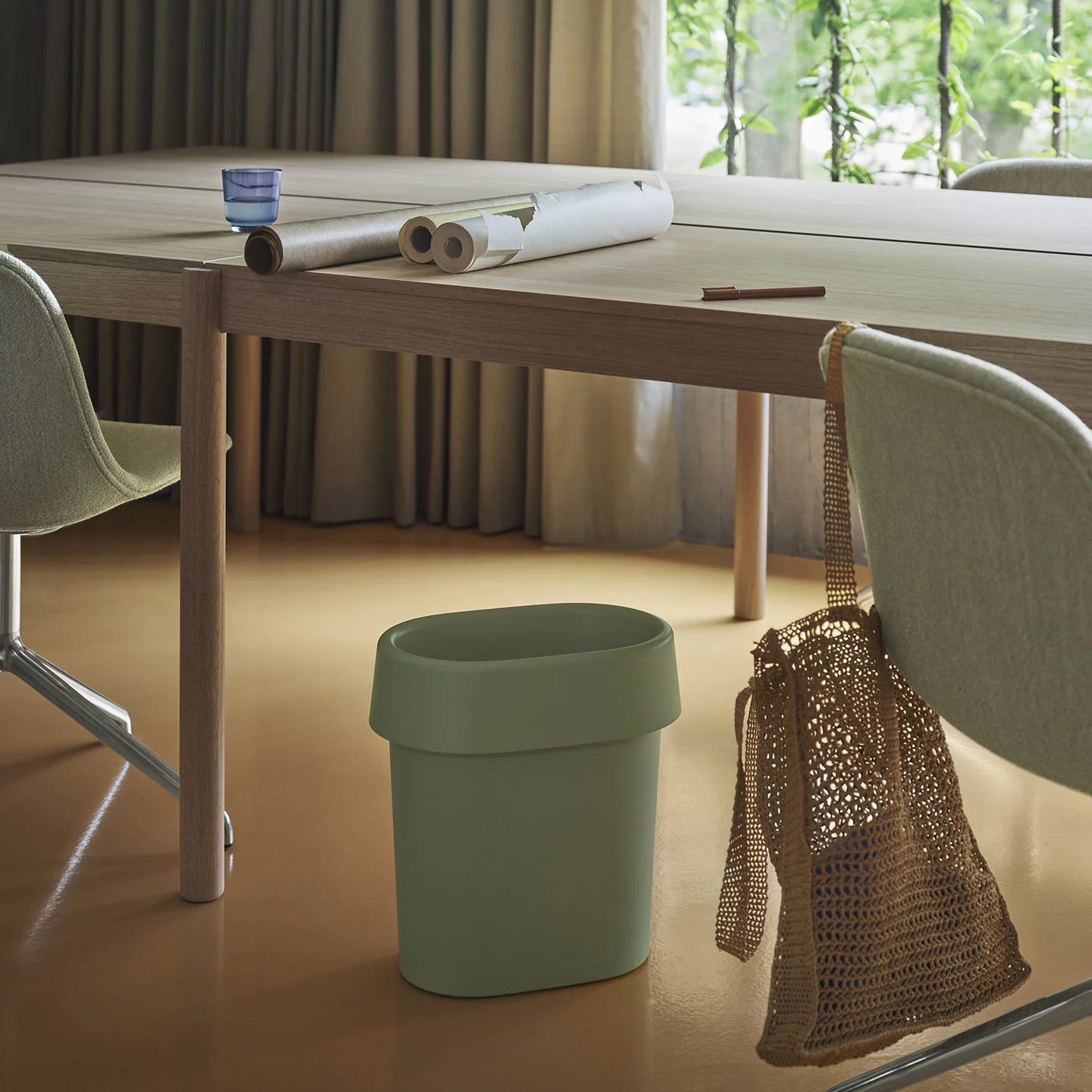 Muuto Reduce Bin - Light Green - Image 2