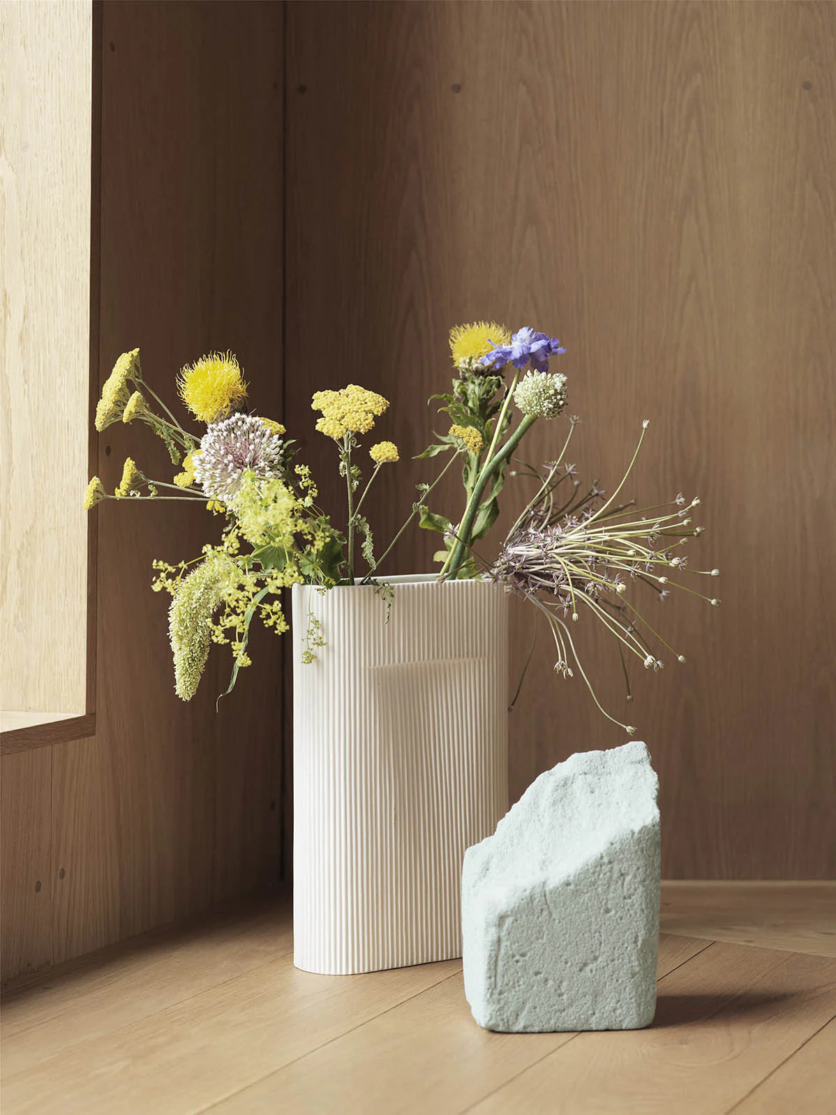 Muuto Ridge Vase H35 - Image 7