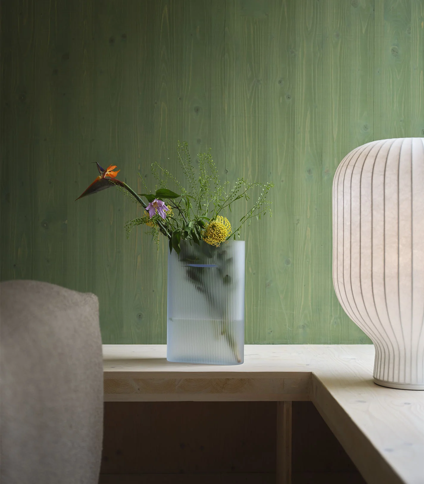 Muuto Ridge Vase H35 - Glass - Image 8
