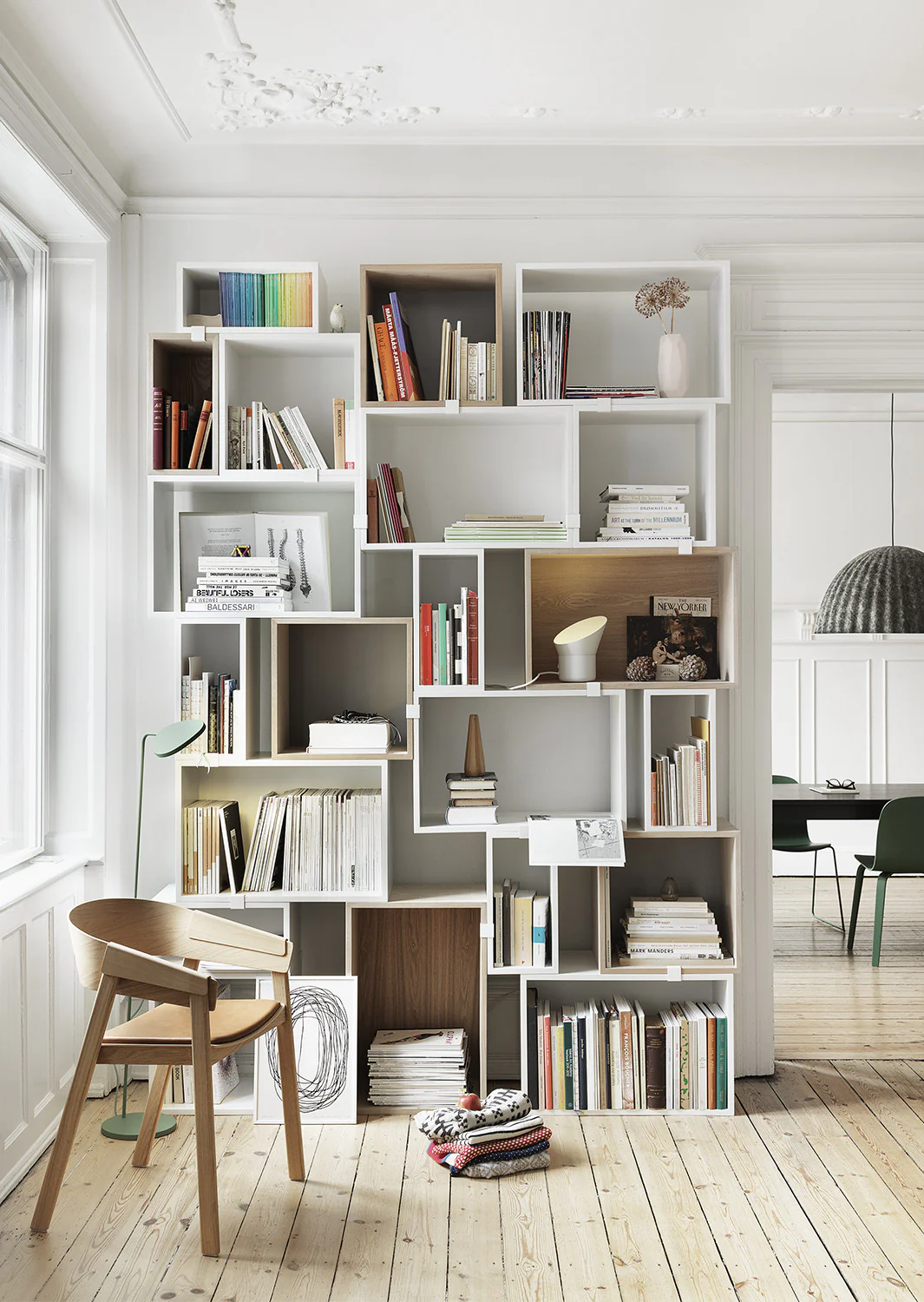 Muuto Stacked Shelves Medium with Backboard - Image 4