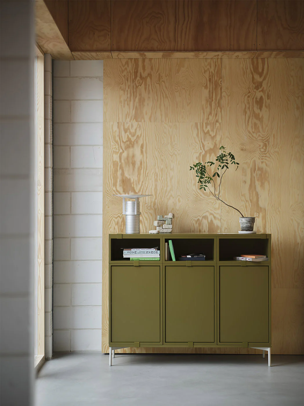 Muuto Stacked Shelves Small with Backboard - Image 3