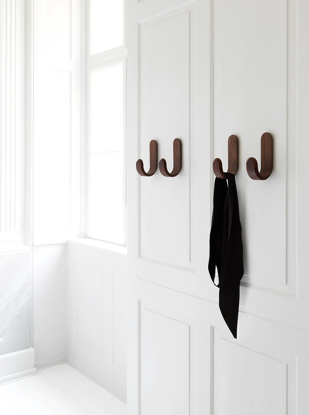 Normann Copenhagen Curve Hook Walnut - Image 2