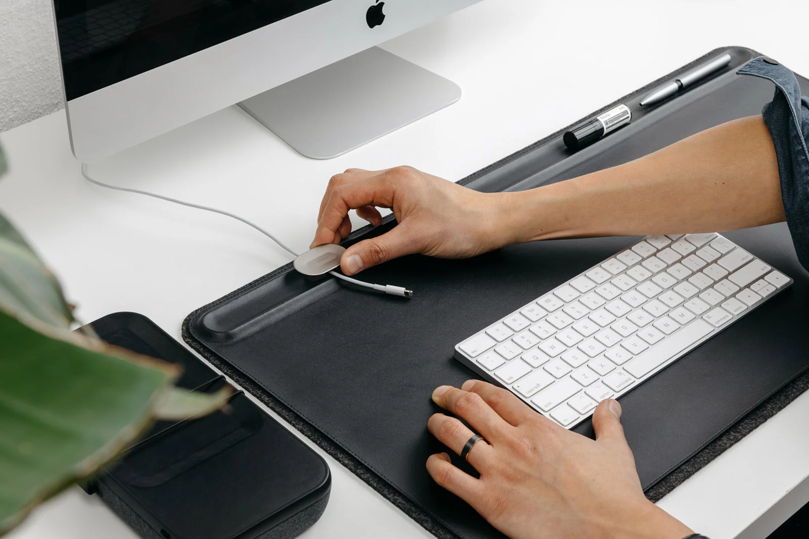 Orbitkey Desk Mat Large - Black - Image 4