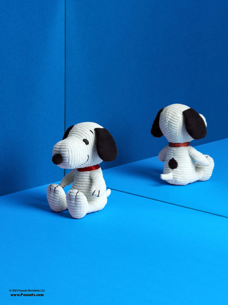Peanuts Snoopy Sitting Corduroy 12cm - Image 2