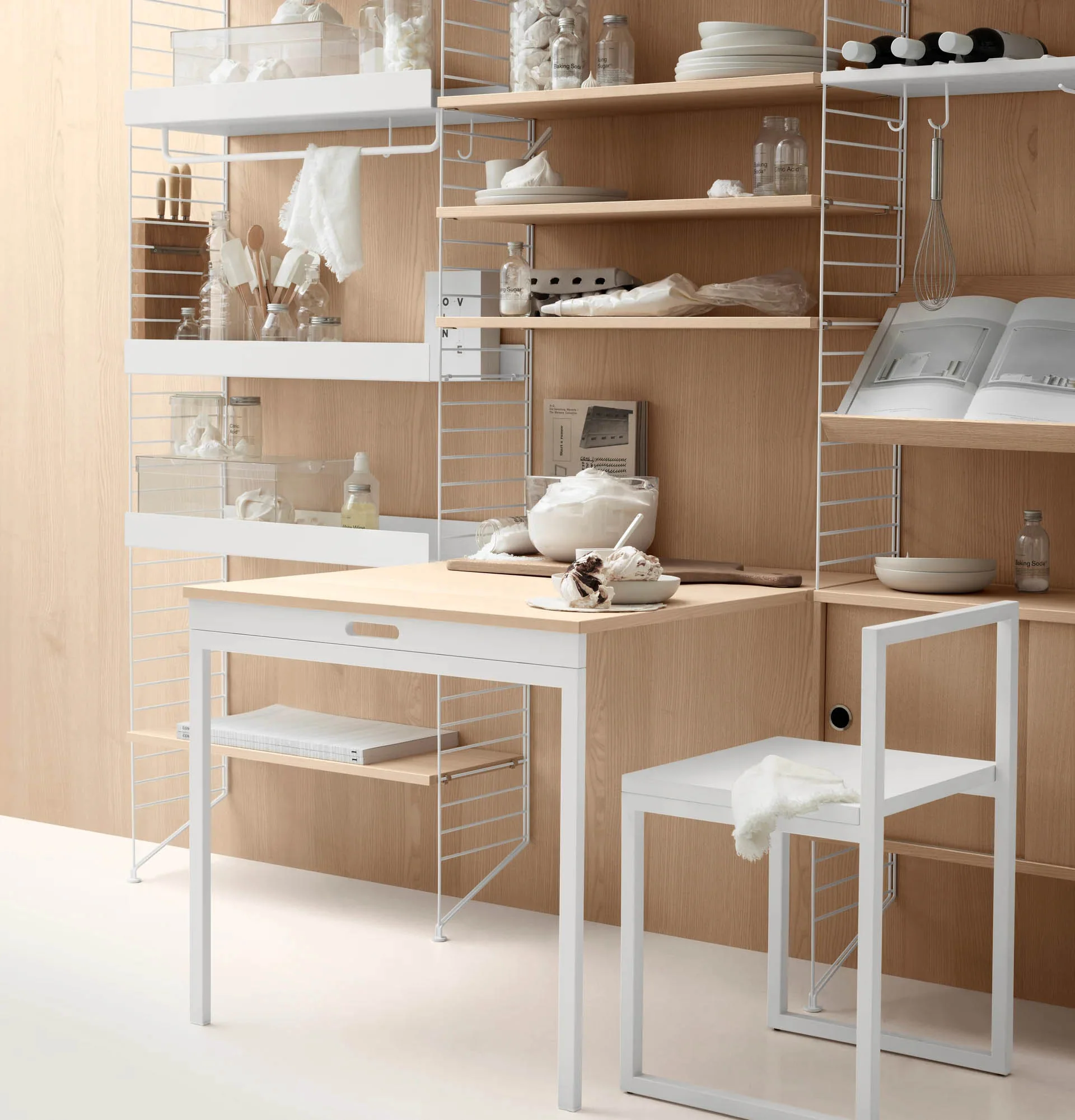 String System Folding Table - Image 2