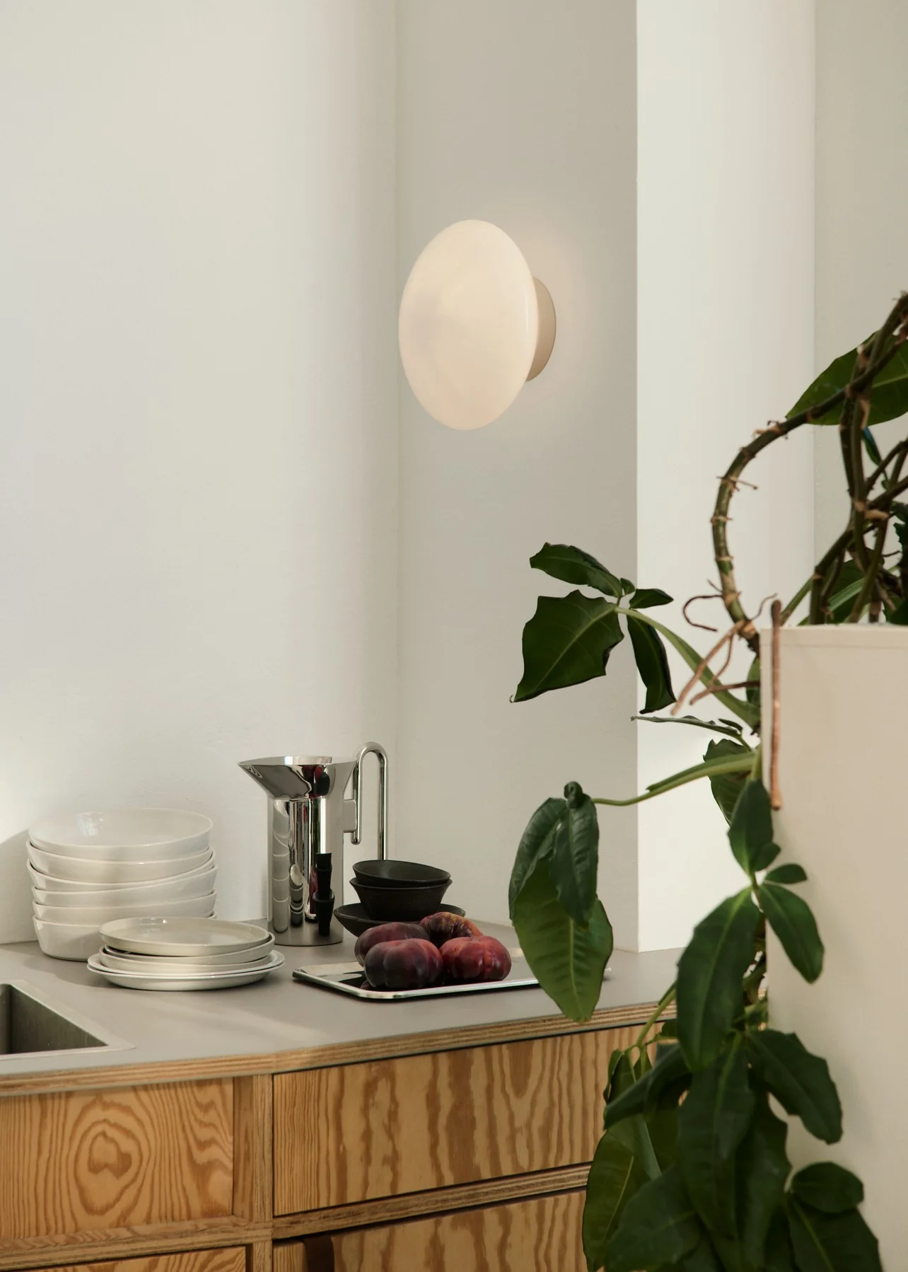 &Tradition Mist AP22 Wall and Ceiling Lamp - Image 10