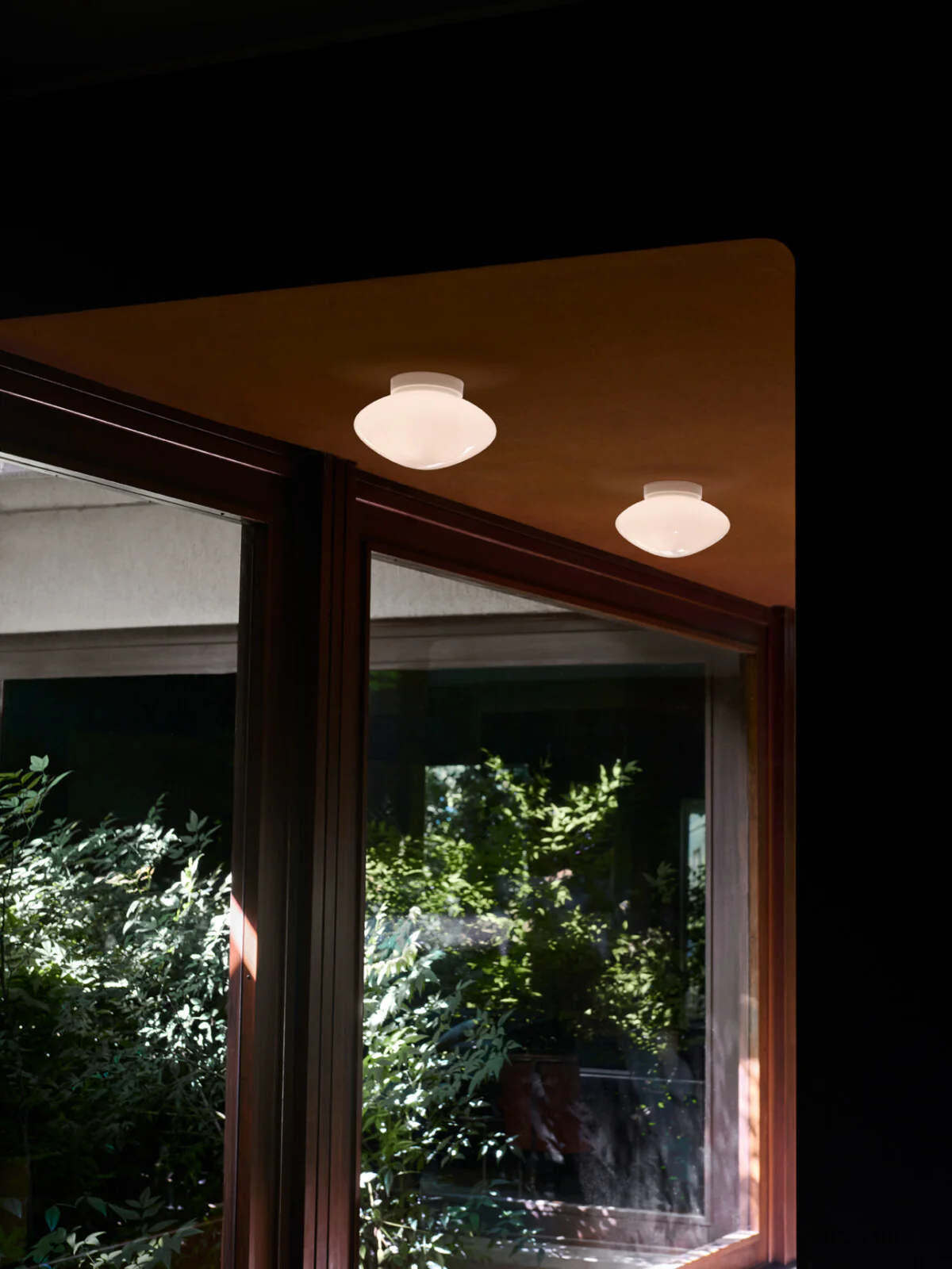 &Tradition Mist AP22 Wall and Ceiling Lamp - Image 2