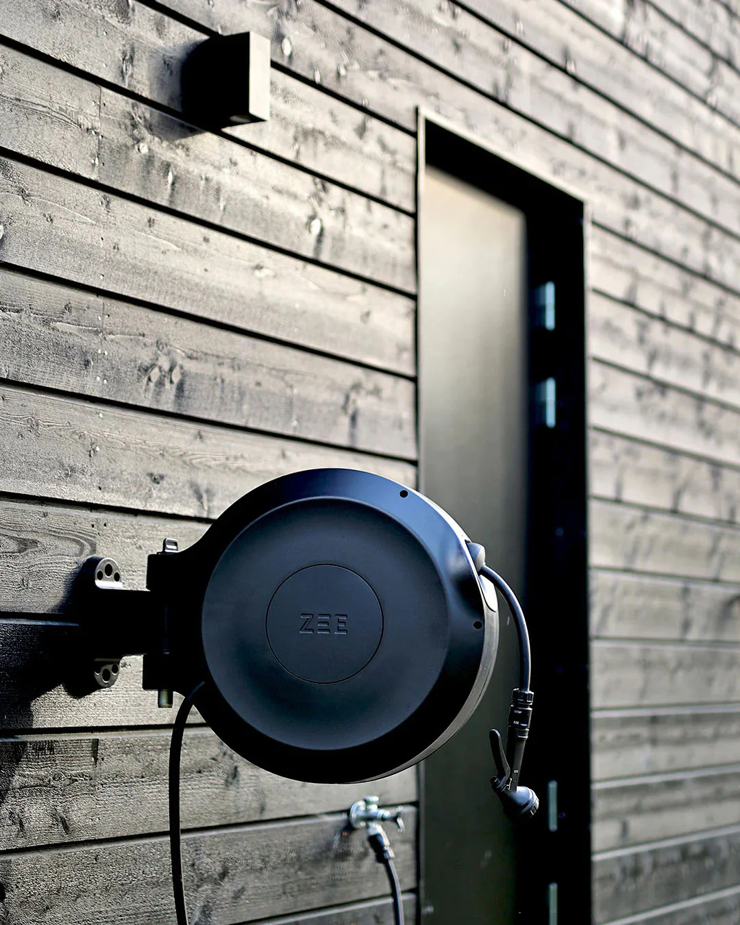 Zee Mirtoon Garden Hose Reel - Black - Image 7