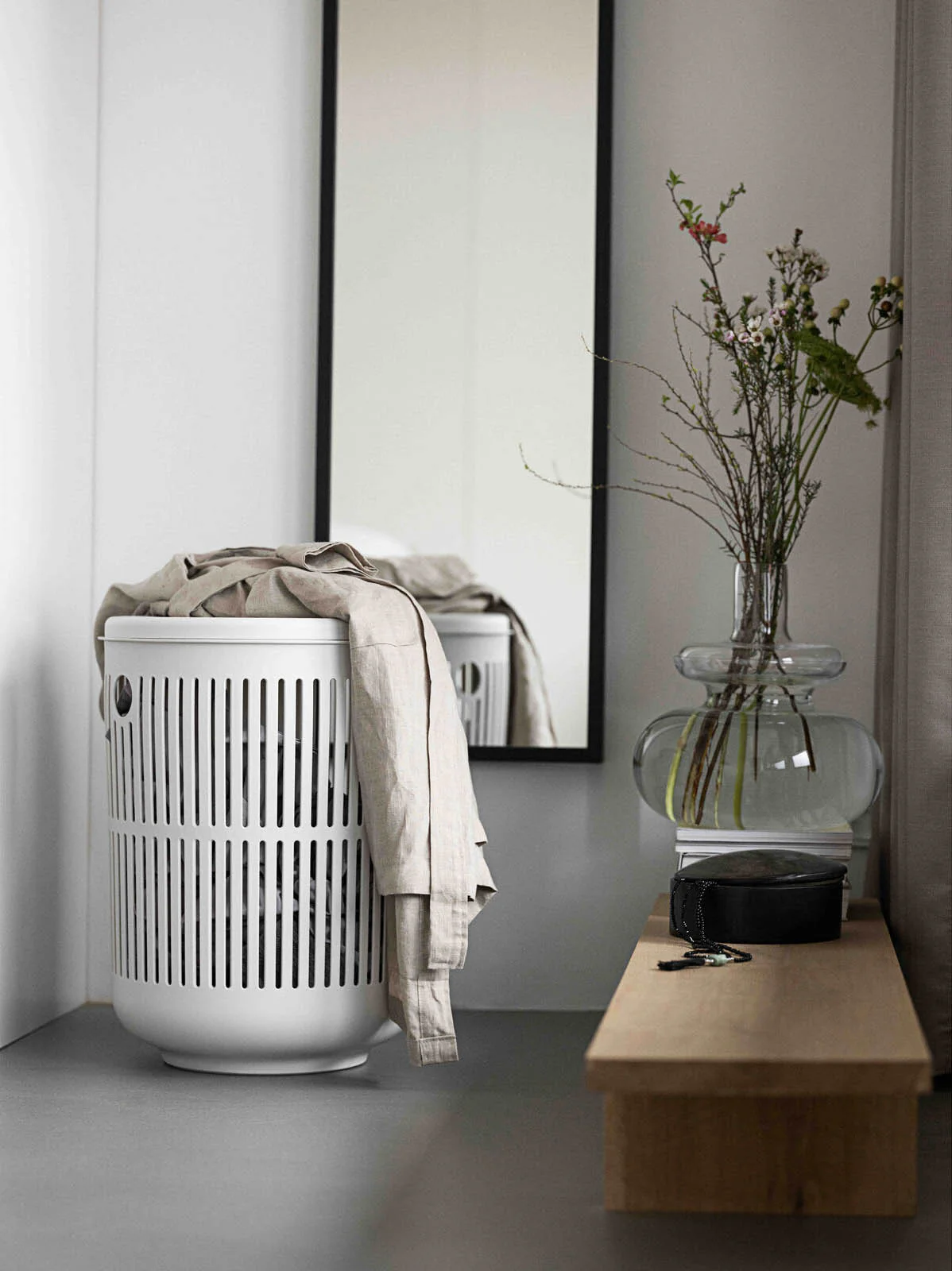 Zone Ume Laundry Basket with Lid 60L - White - Image 3