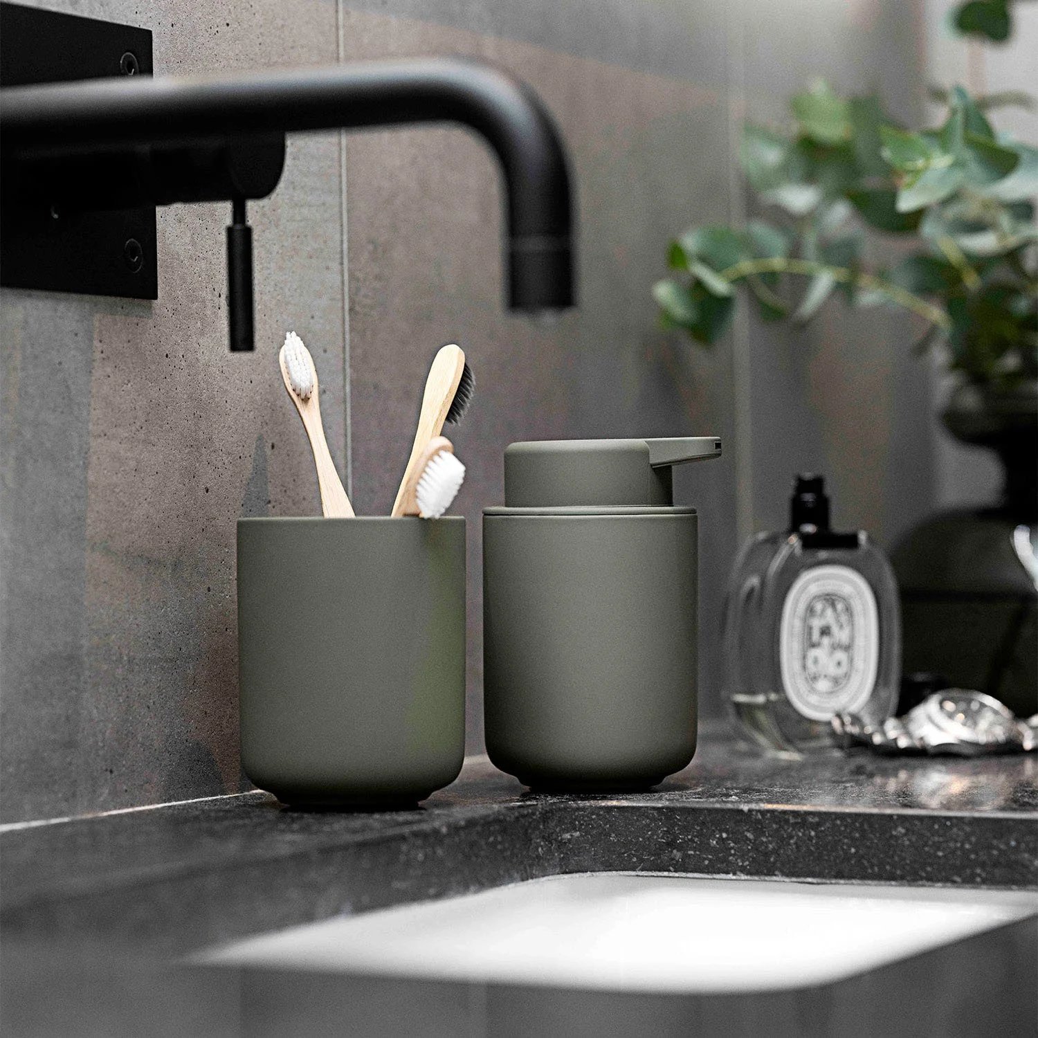 Zone Ume Toothbrush Mug - Olive Green - Image 2